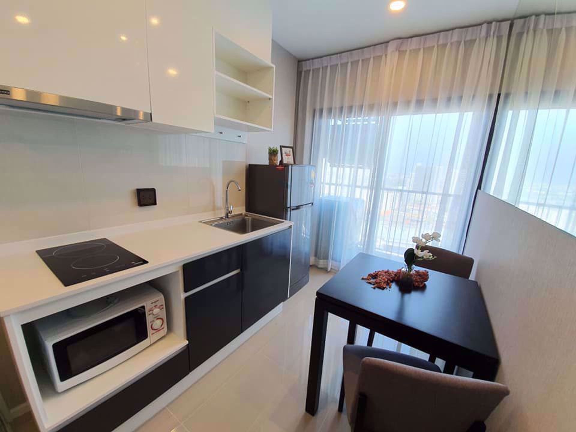 Condominium in Watthana, Krung Thep Maha Nakhon 12217351