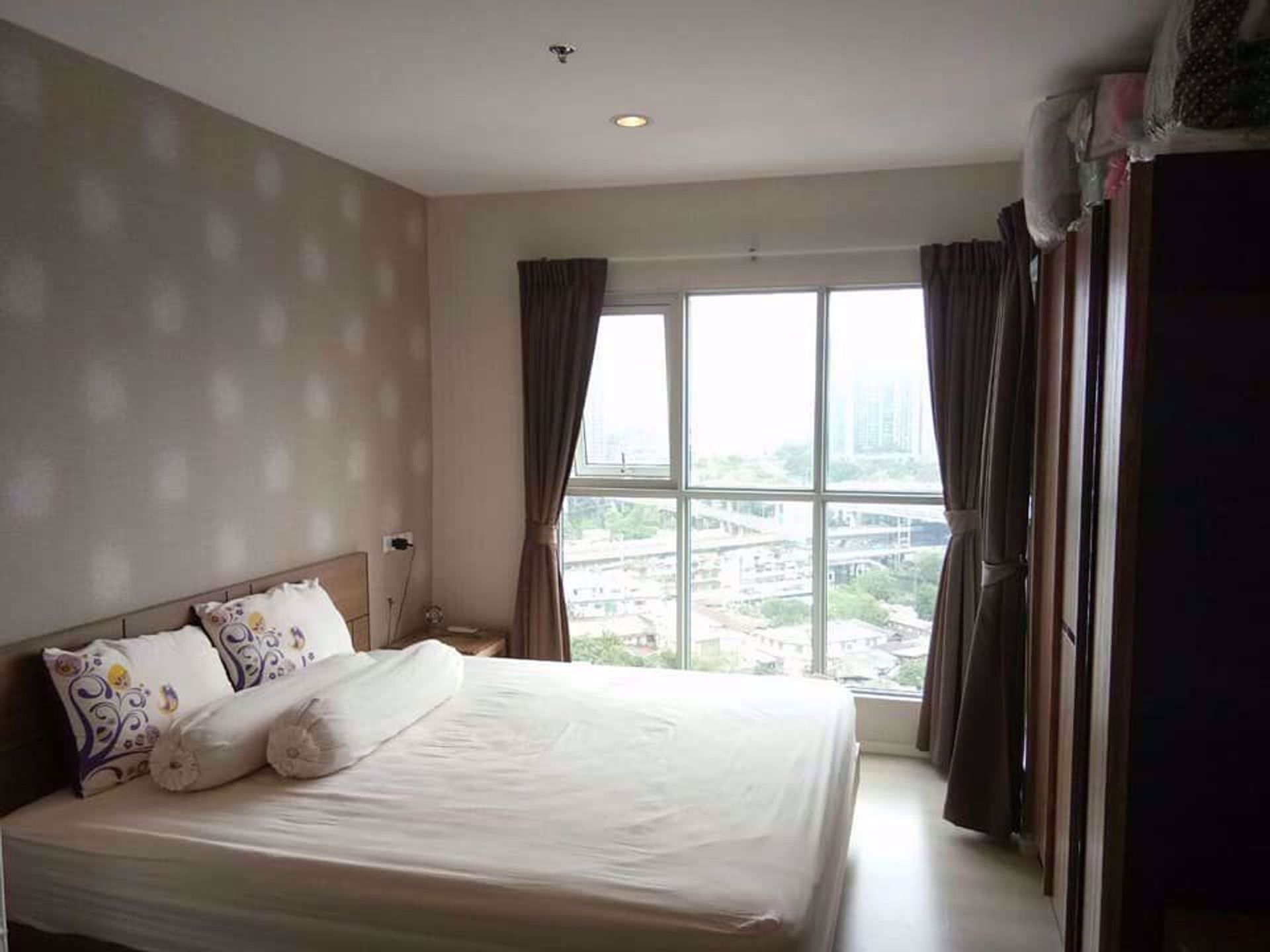 Condominio en Phra Khanong, Krung Thep Maha Nakhon 12217395