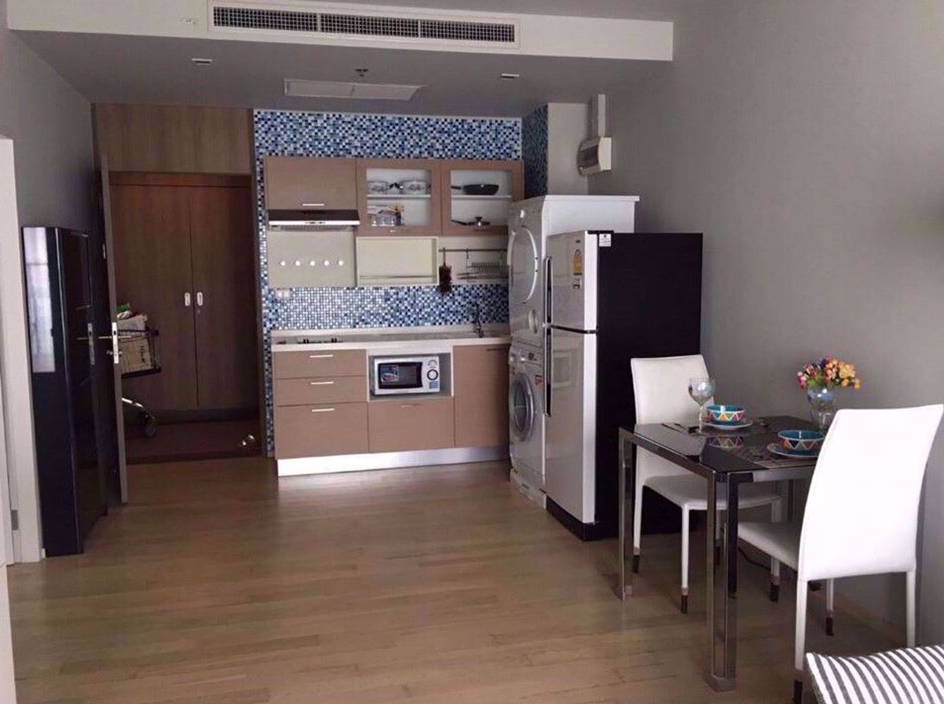 Condominium in Khlong Toei, Krung Thep Maha Nakhon 12217401