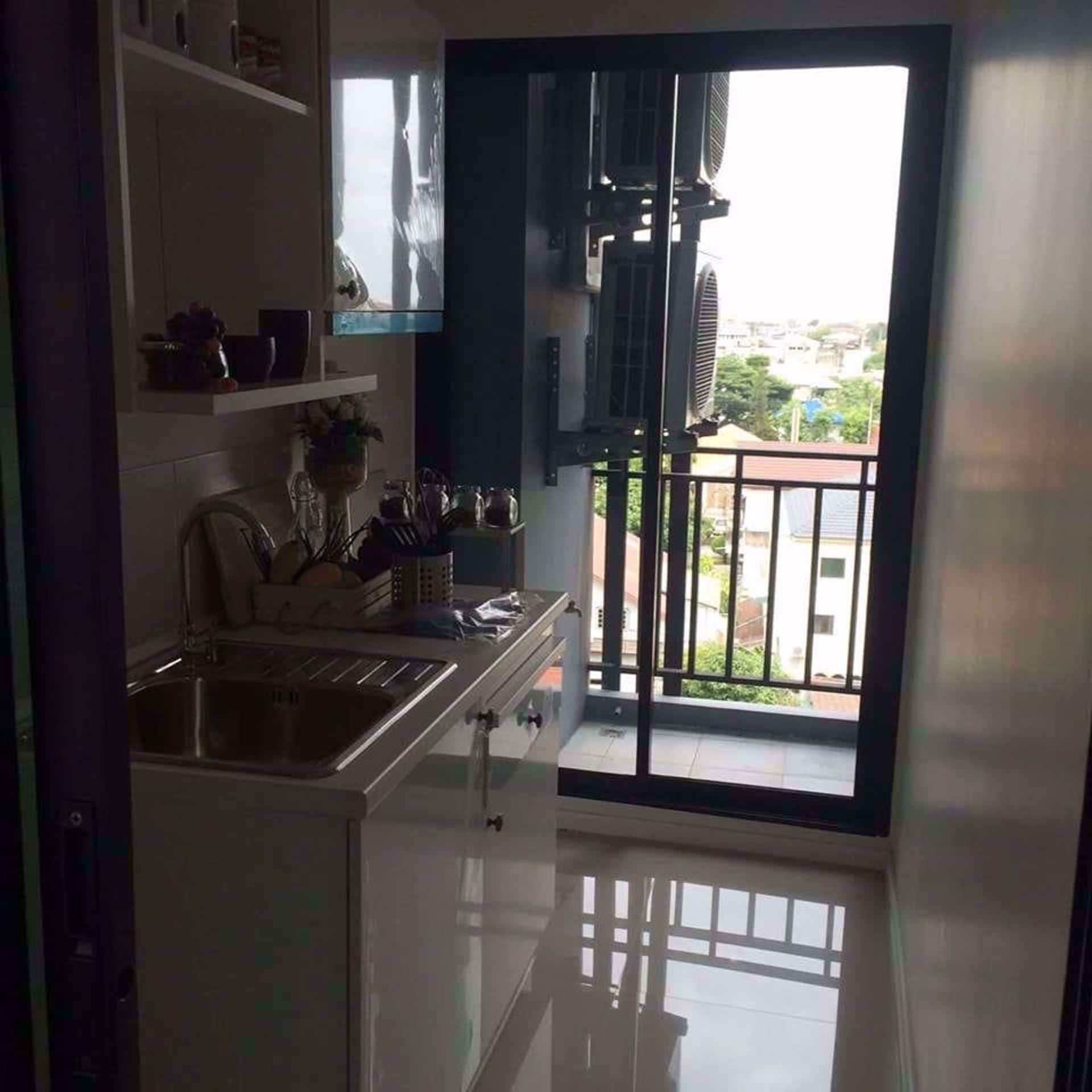 Condominium in Tambon Sam Rong Nua, Chang Wat Samut Prakan 12217562