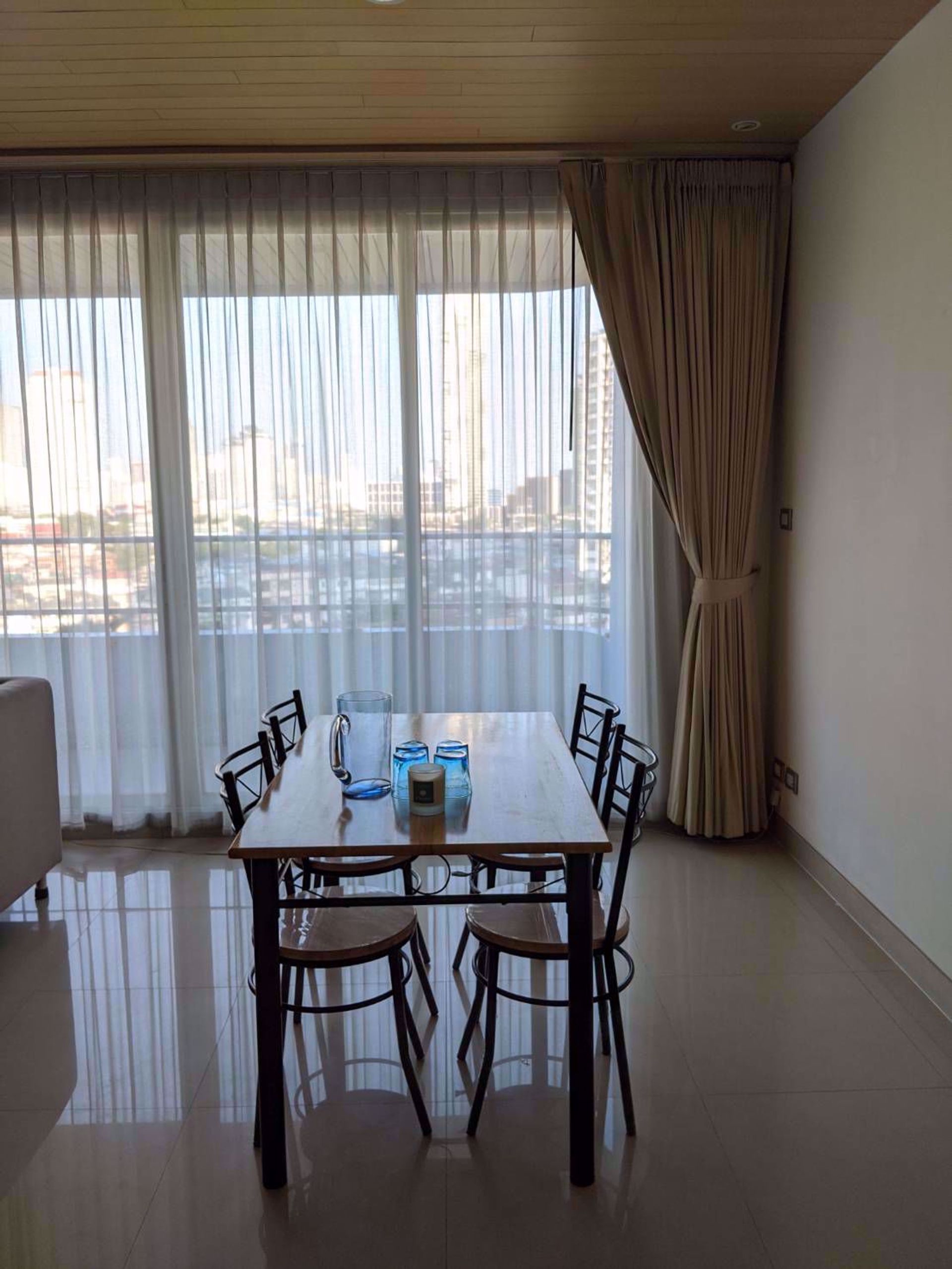 Condominium in Godown, Krung Thep Maha Nakhon 12217607