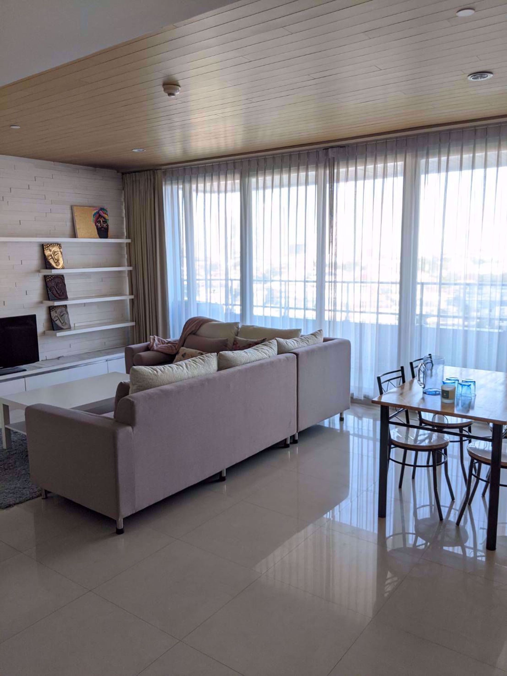 Condominium in Godown, Krung Thep Maha Nakhon 12217607