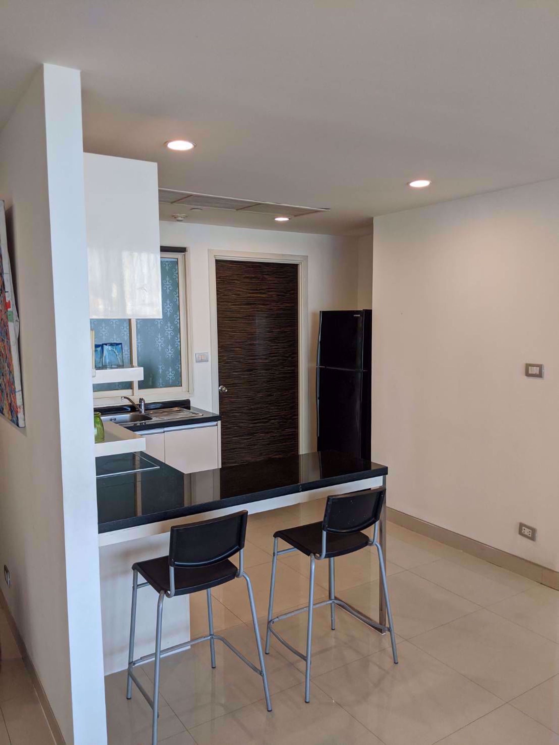 Condominium in Godown, Krung Thep Maha Nakhon 12217607