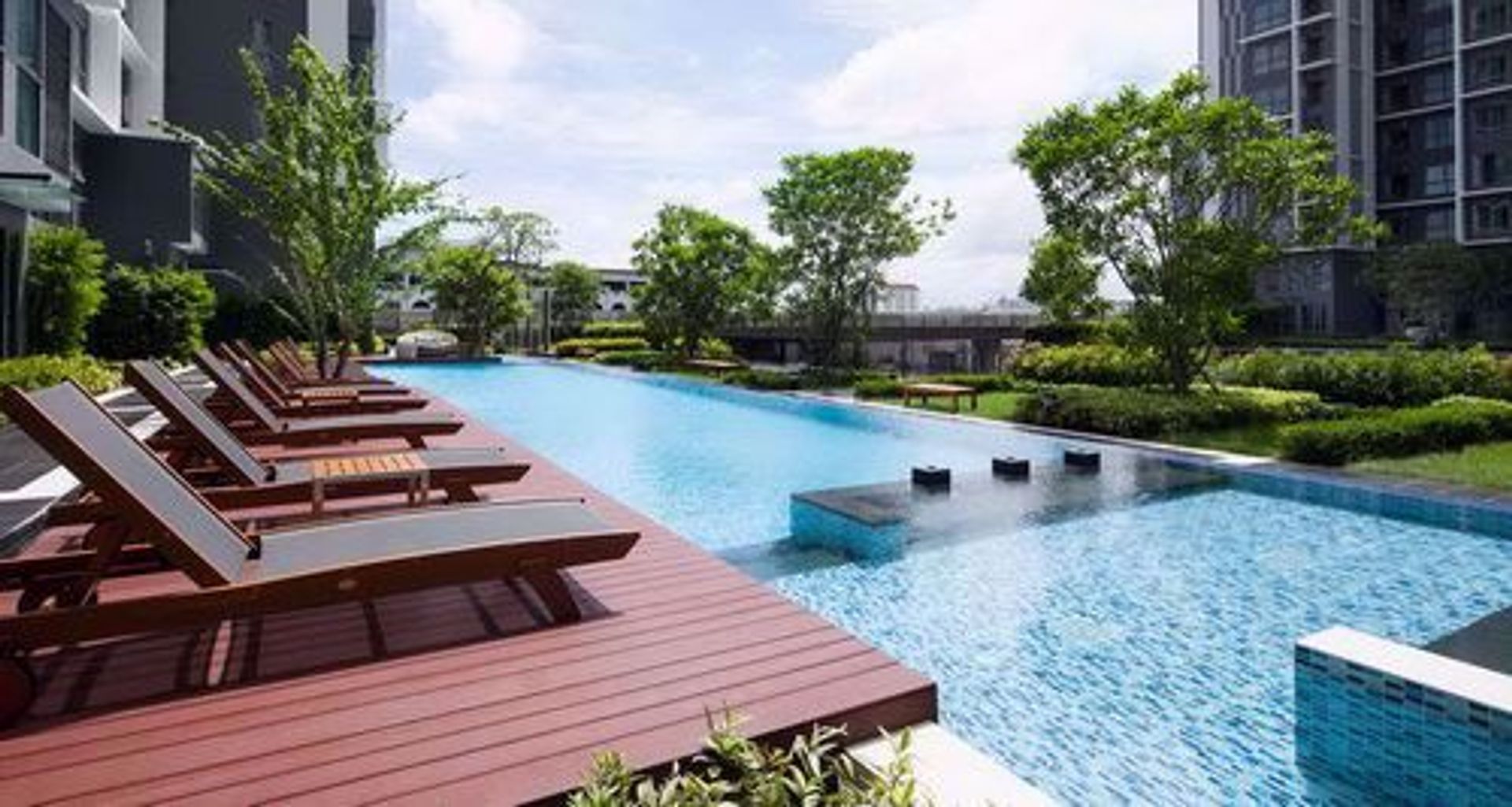 Condominium in Phra Khanong, Krung Thep Maha Nakhon 12217621