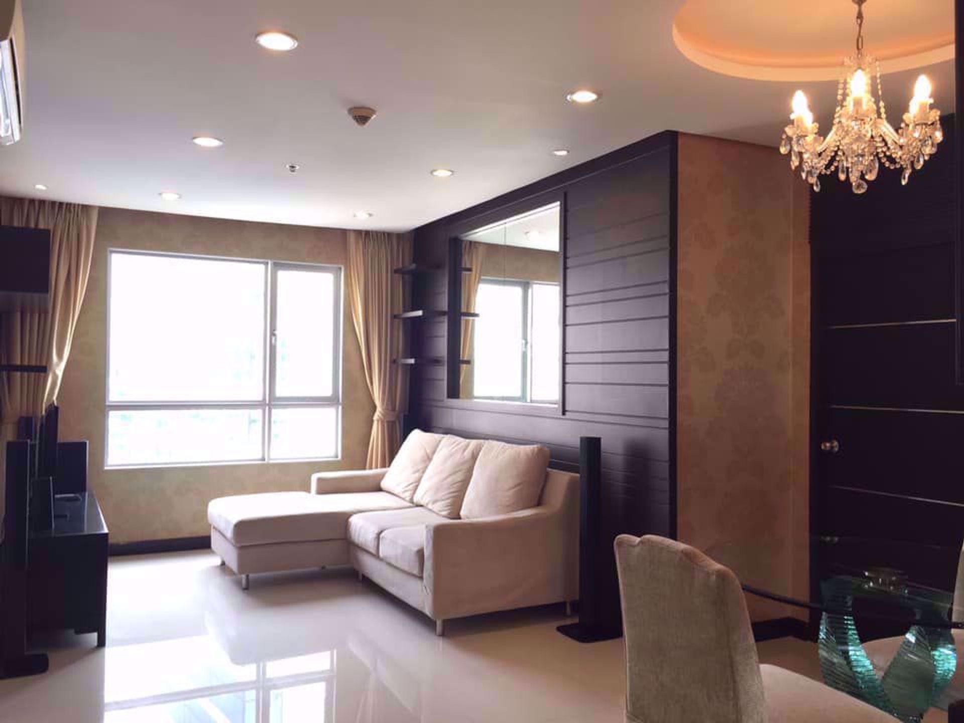 Condominium in Khlong Toei, Krung Thep Maha Nakhon 12217811