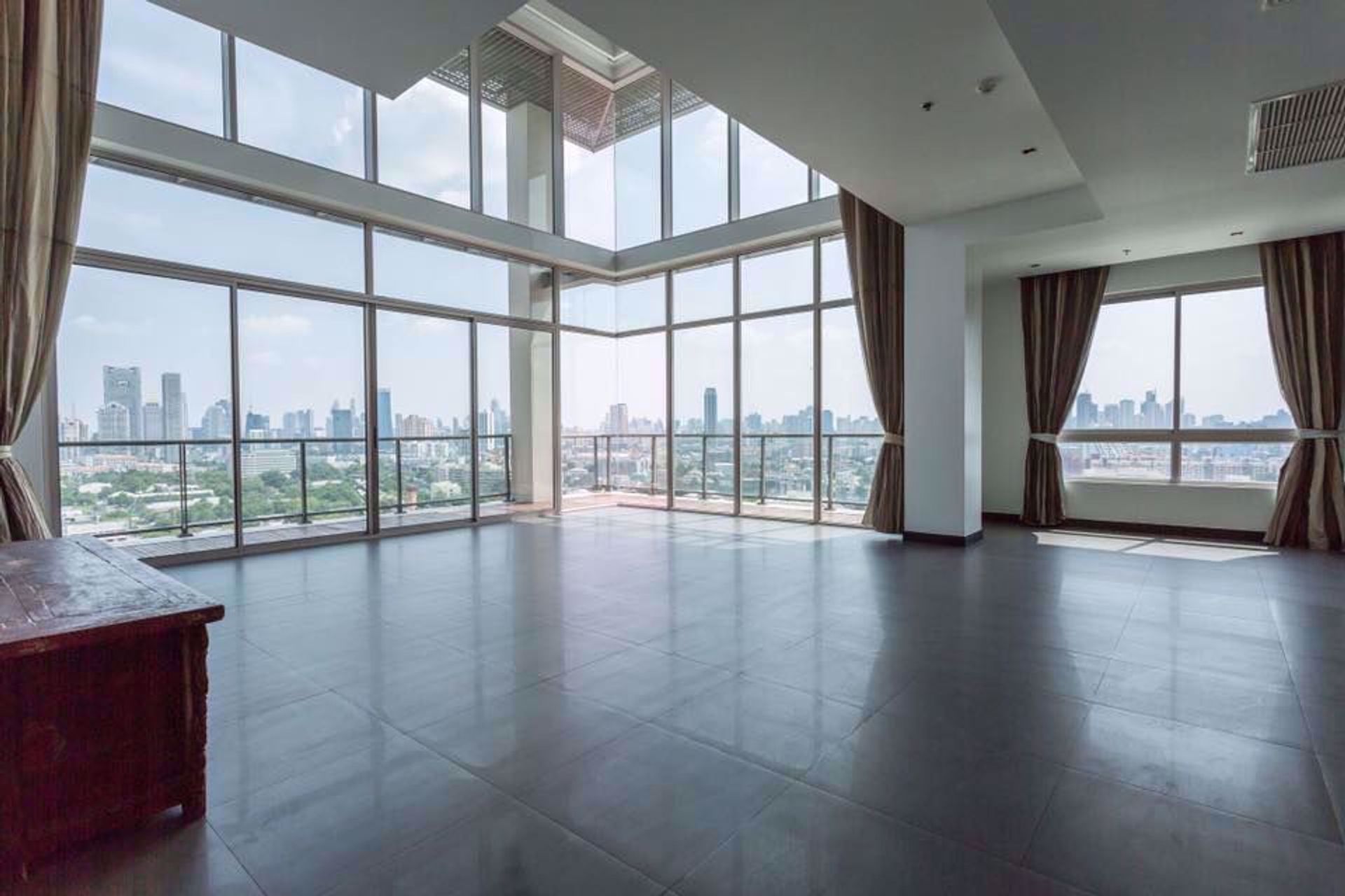 Condominium in Yan Nawa, Krung Thep Maha Nakhon 12217941