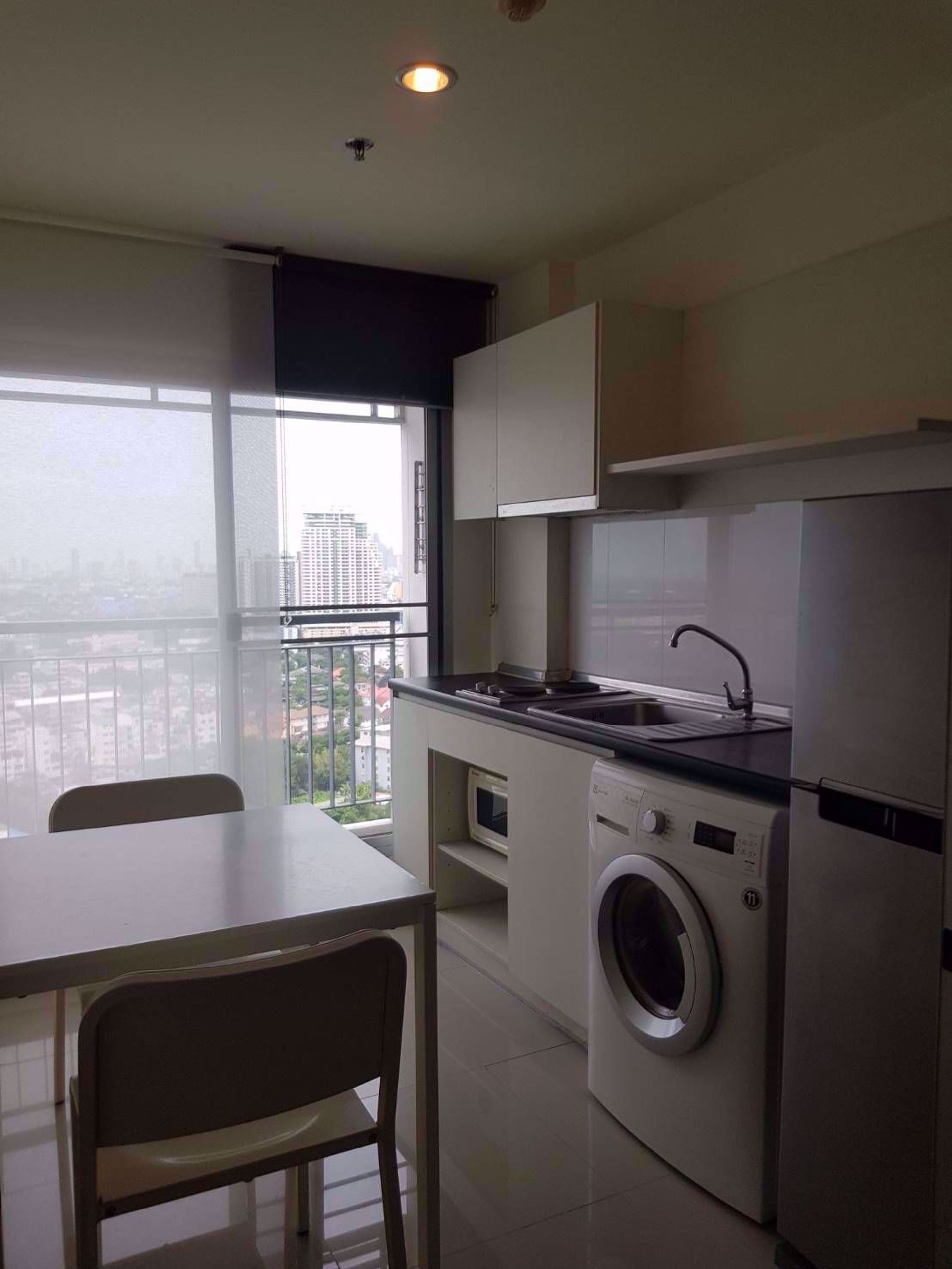 Condominio nel Phra Khanong, Krung Thep Maha Nakhon 12218084