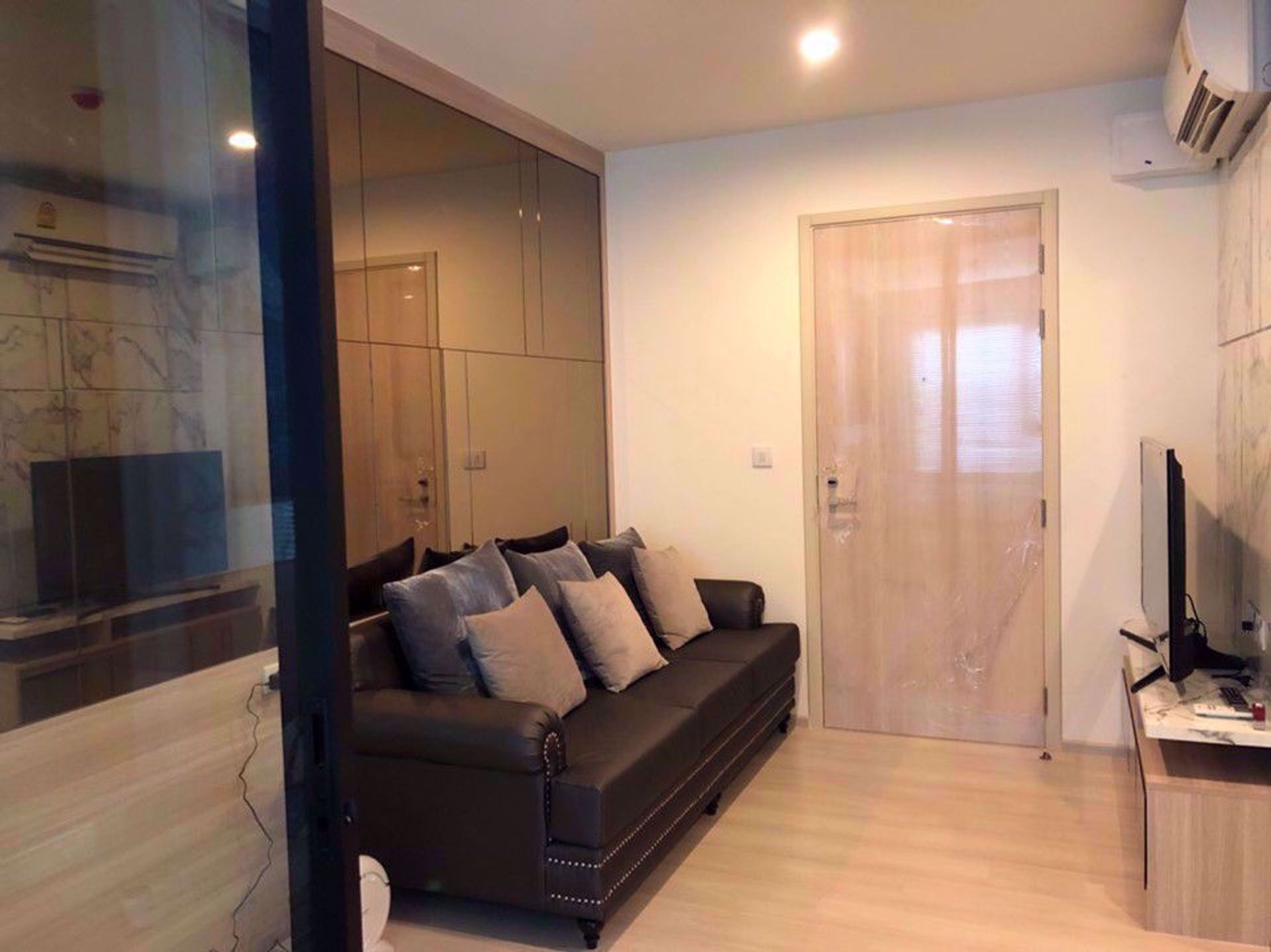 Condominio en Ban Na Song, Krung Thep Maha Nakhon 12218131