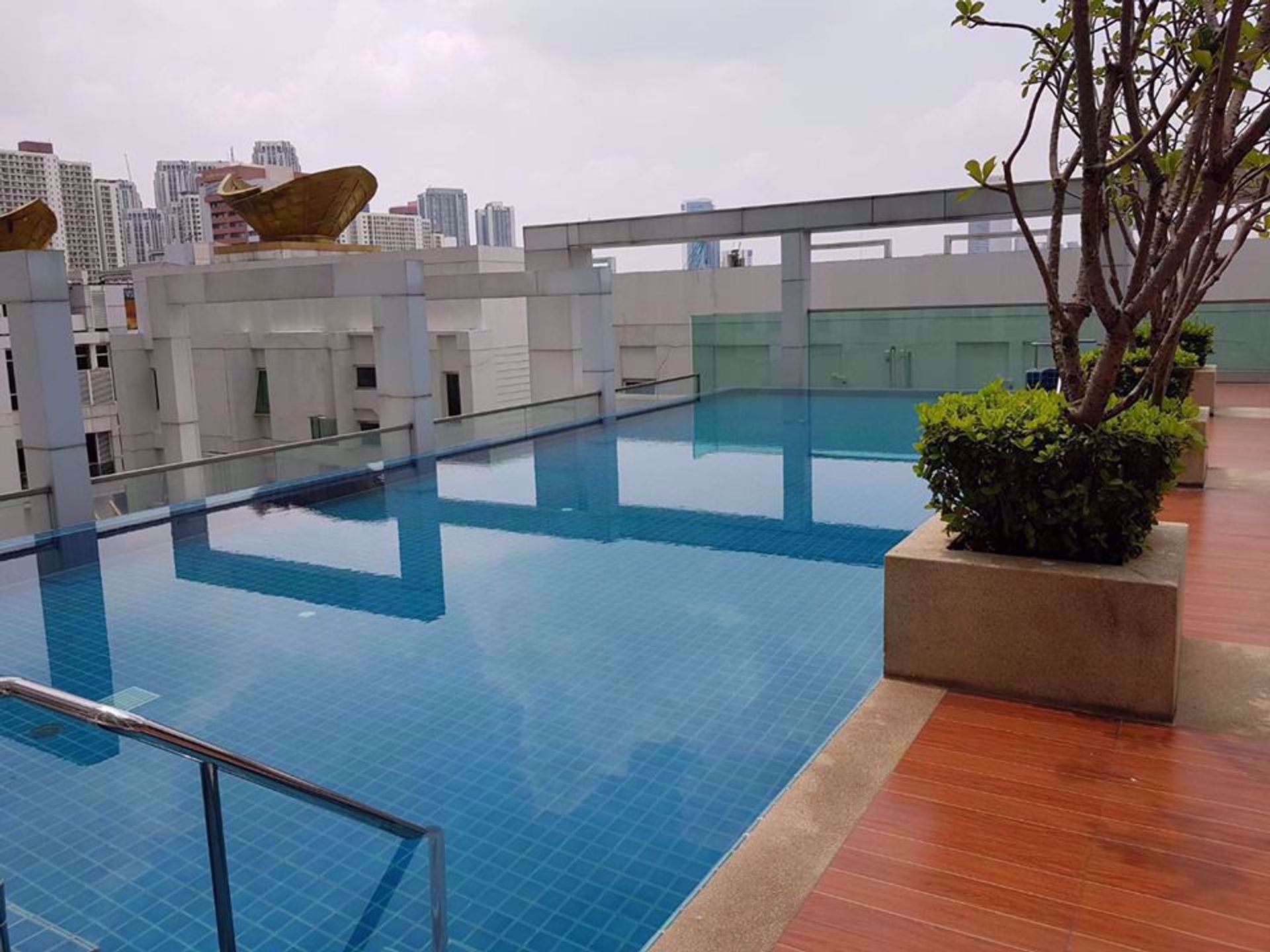 Condominium in Ban Na Lied, Krung Thep Maha Nakhon 12218211