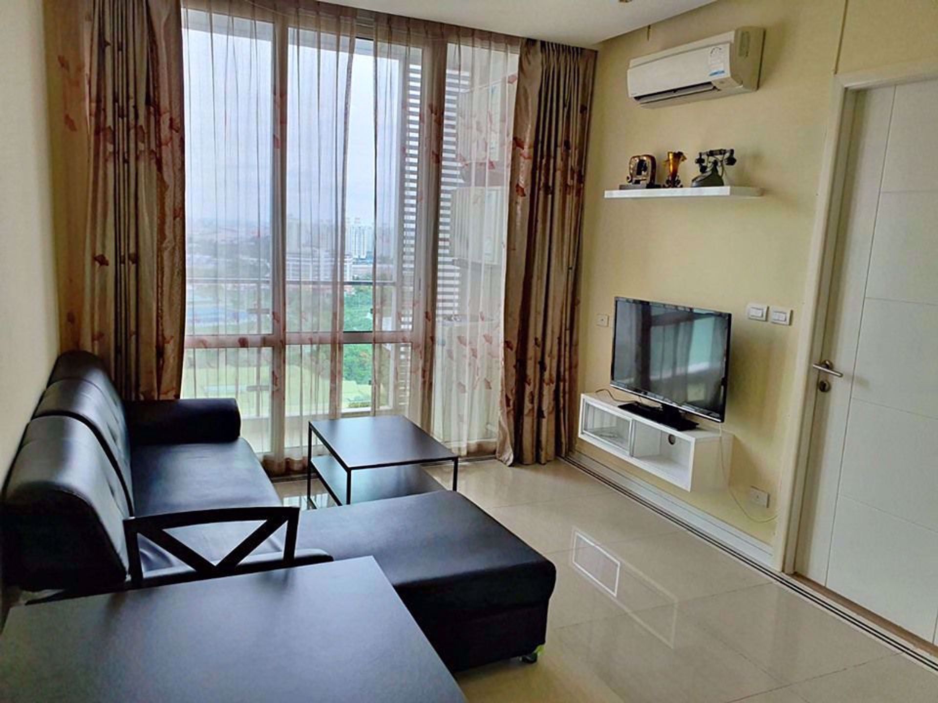 Condominium in Ban Na Lied, Krung Thep Maha Nakhon 12218211