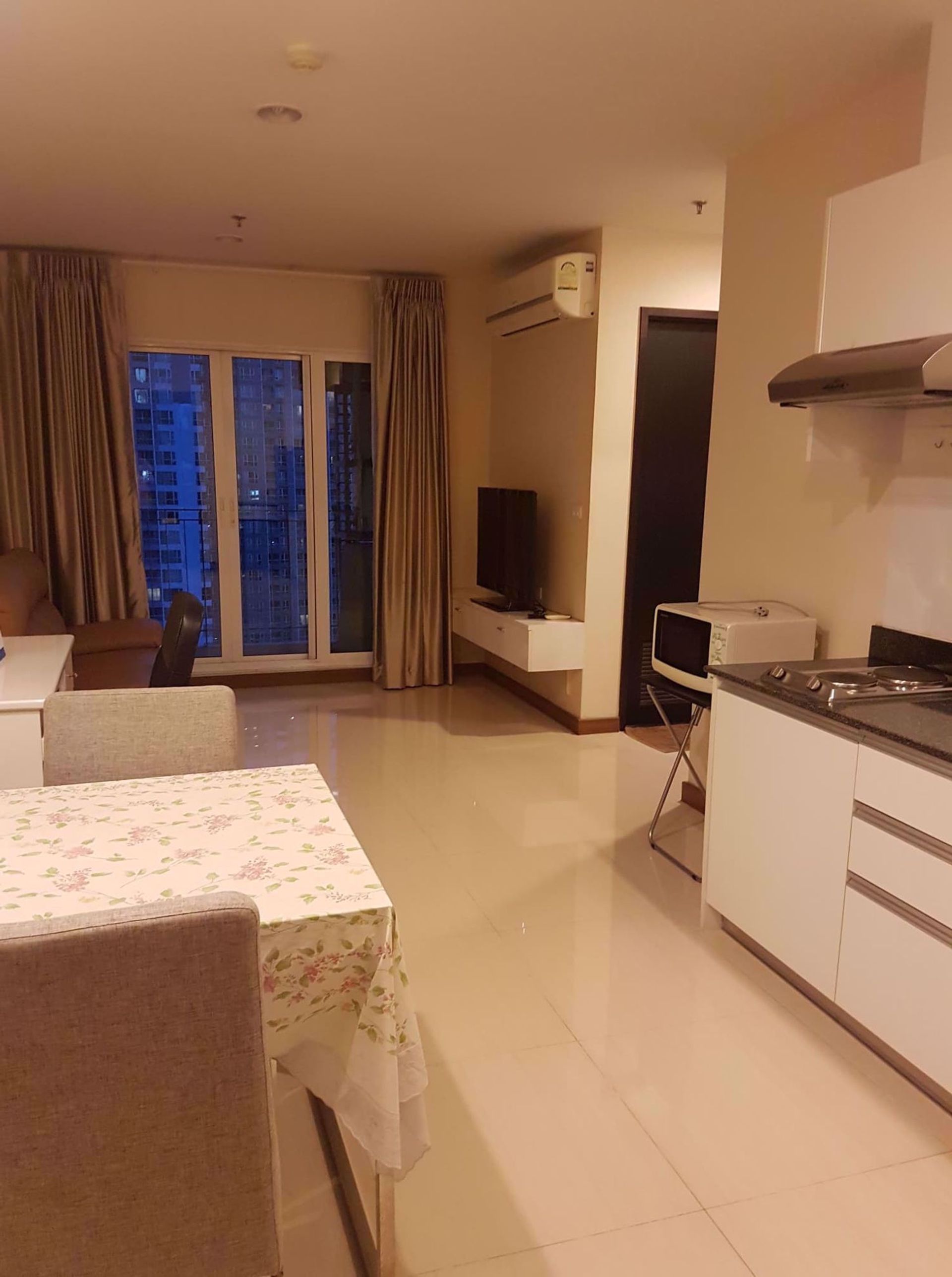 Condominio nel Phra Khanong, Krung Thep Maha Nakhon 12218247