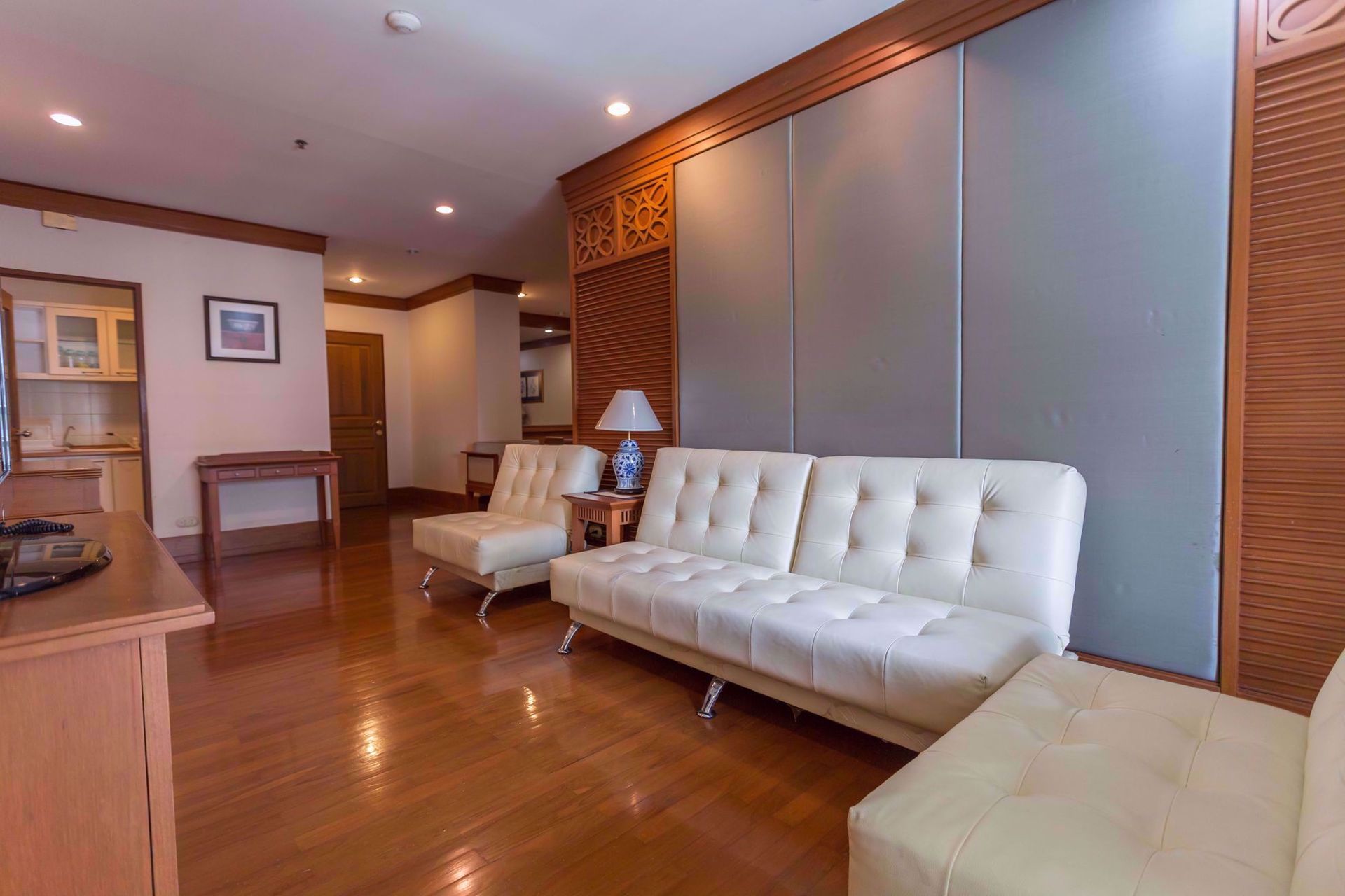 Condominium in Pathum Wan, Krung Thep Maha Nakhon 12218507