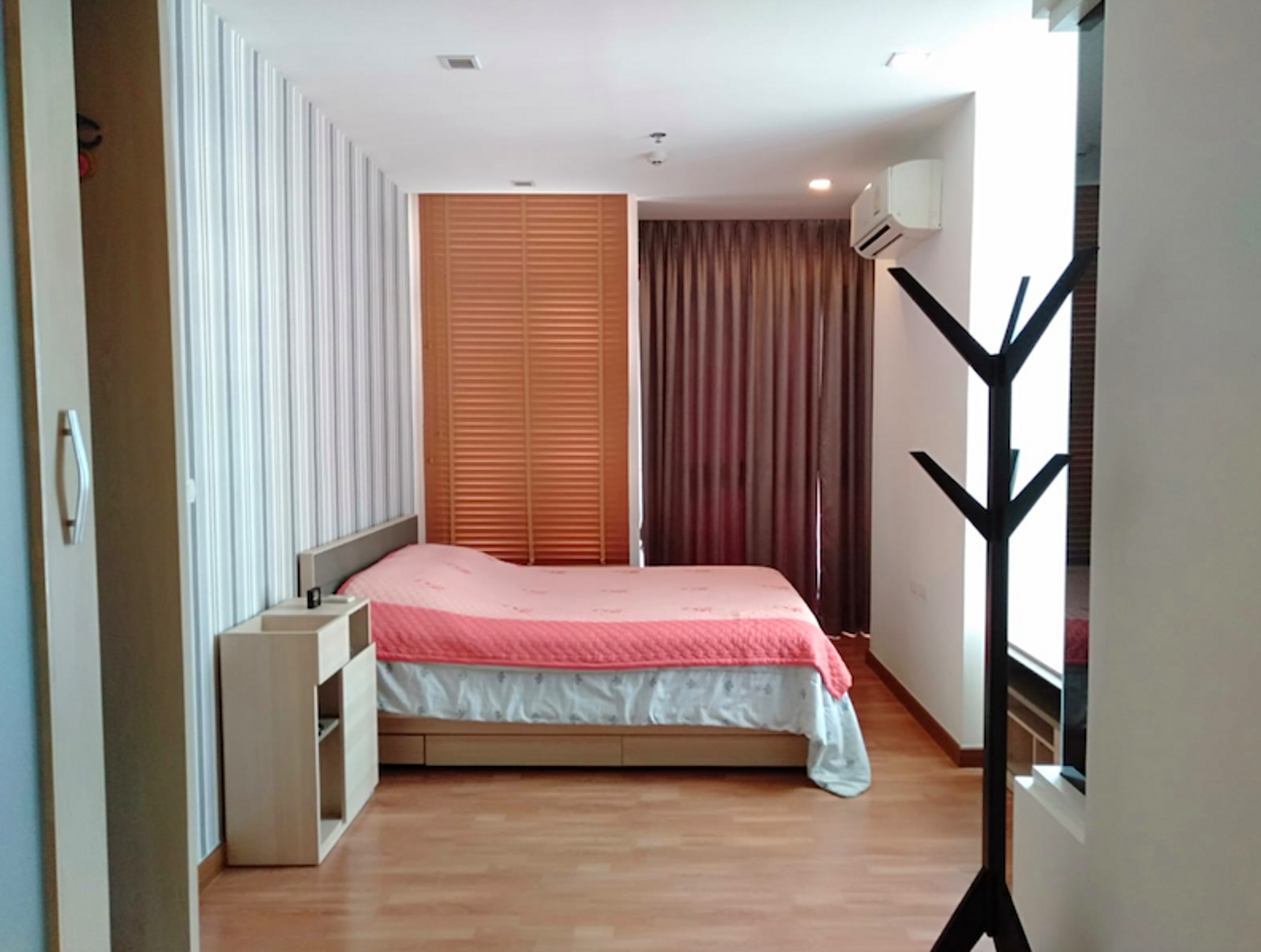 Condominium in Ban Khlong Samrong, Samut Prakan 12218701