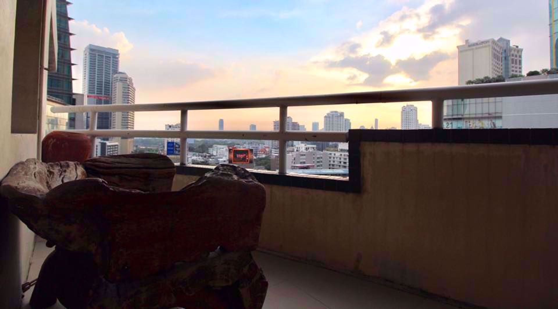 Condominio en Khlong Toei, Krung Thep Maha Nakhon 12218705