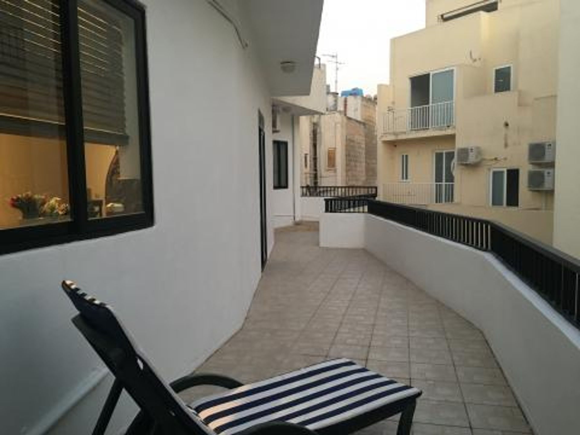 Talo sisään Sliema,  12223277