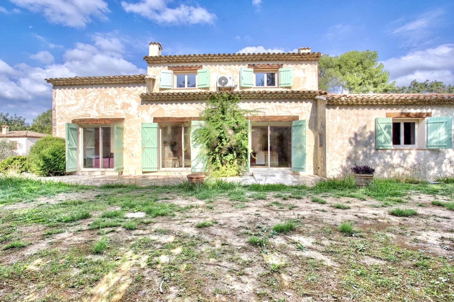 房子 在 Le Plan, Provence-Alpes-Cote d'Azur 12223643