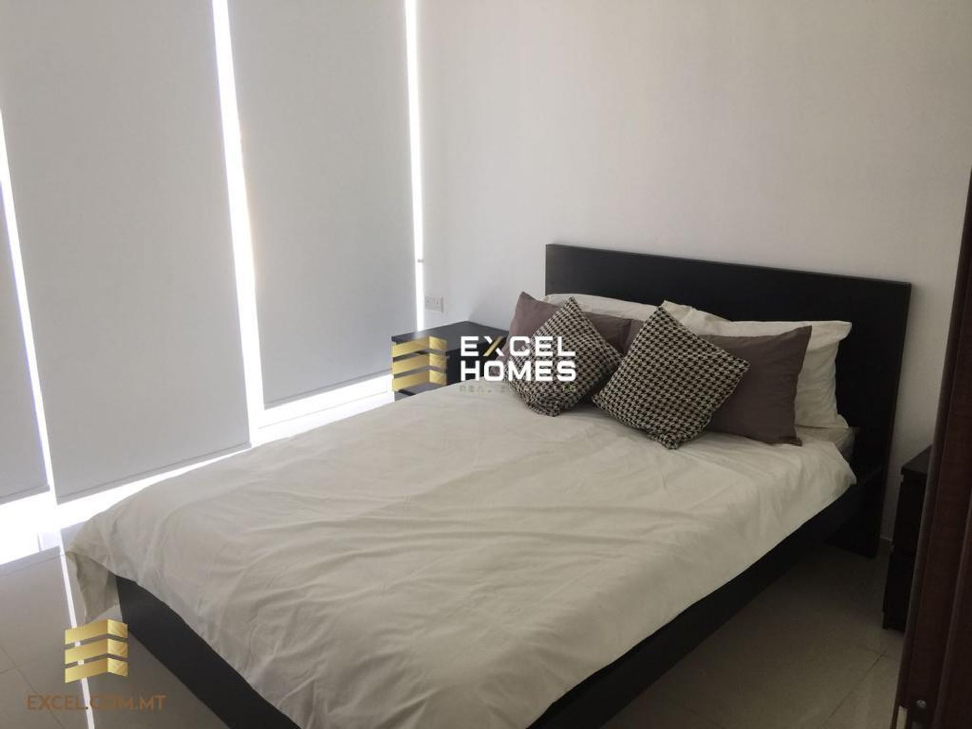 Hus i Gzira, Gzira 12225808