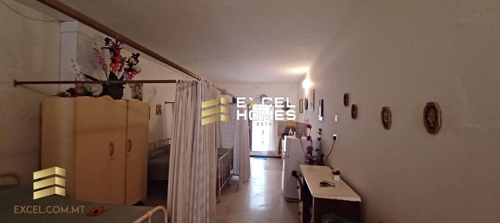 Lain di Birzebbug, Birzebbug 12229954