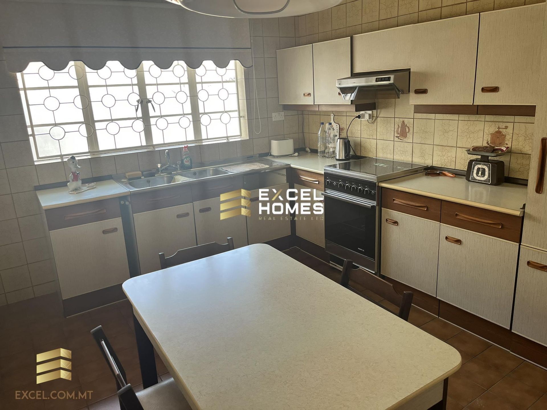 Huis in Floriana,  12234578