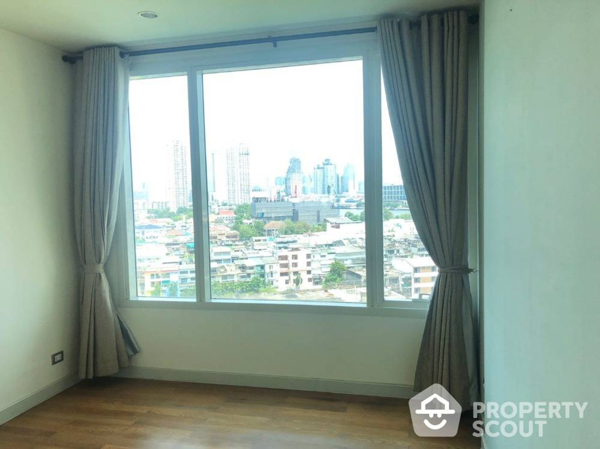 Condominium in Godown, Krung Thep Maha Nakhon 12235899