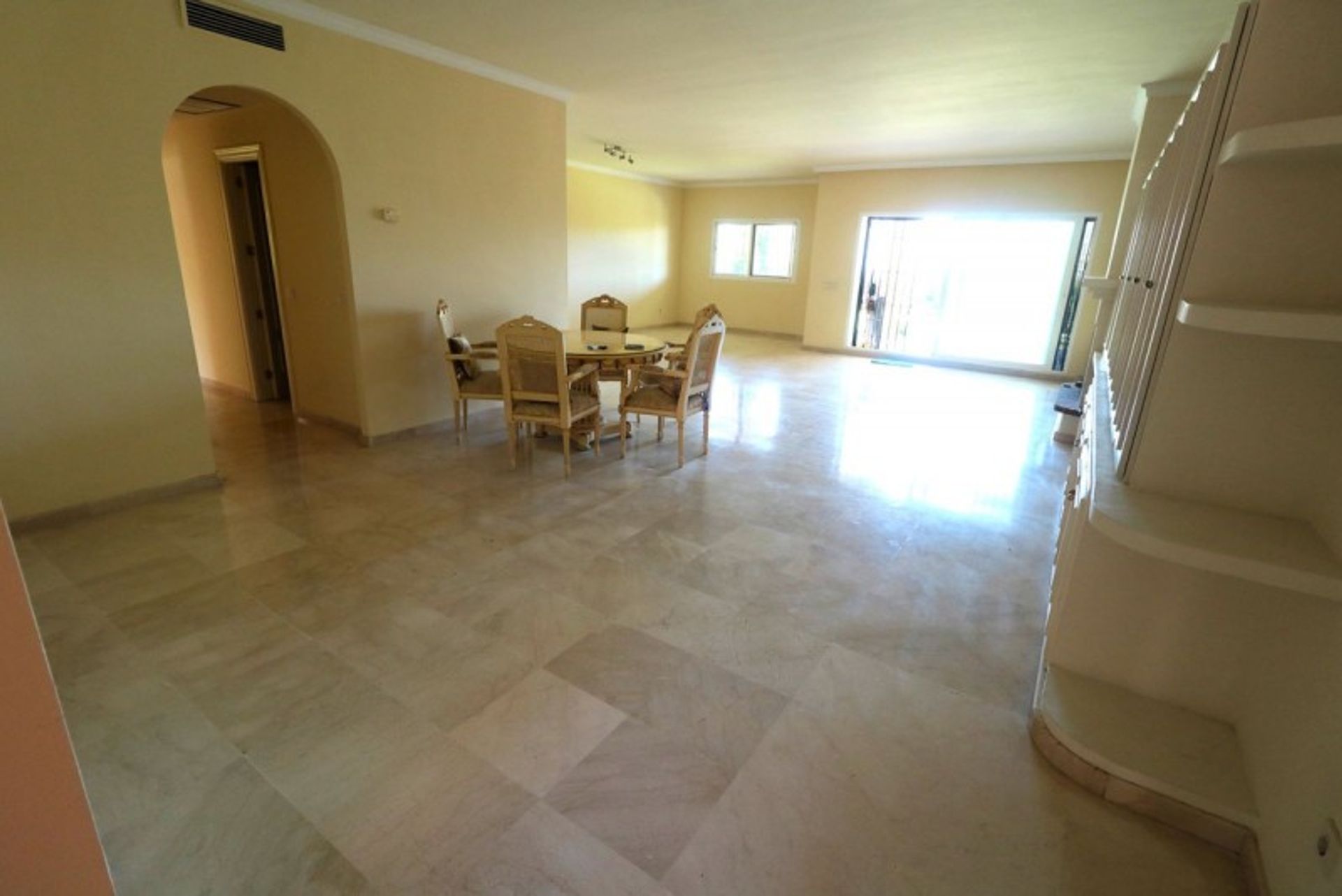 Condominio en Estepona, Andalusia 12237016