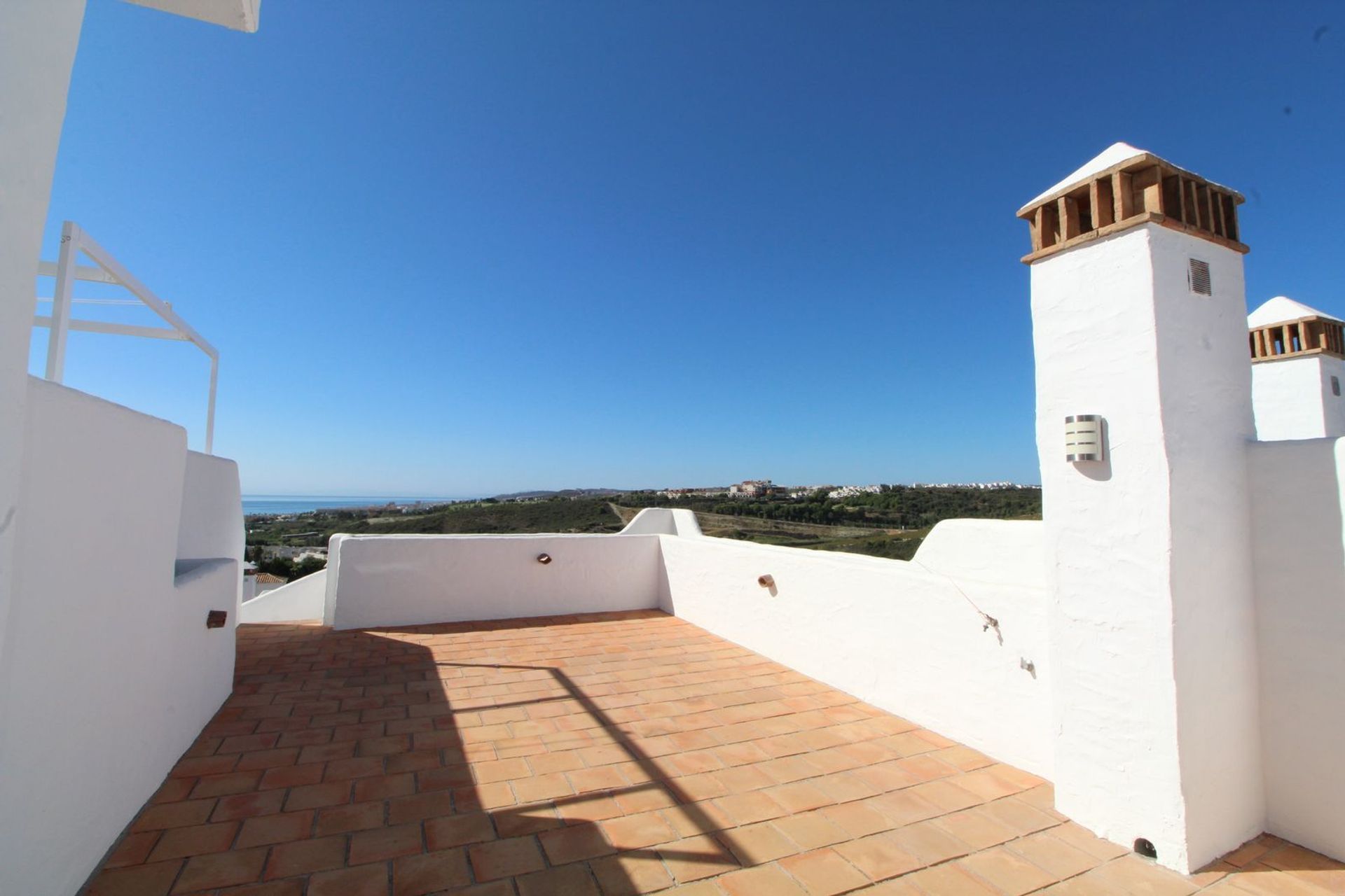 casa no Puerto de la Duquesa, Andalusia 12237329