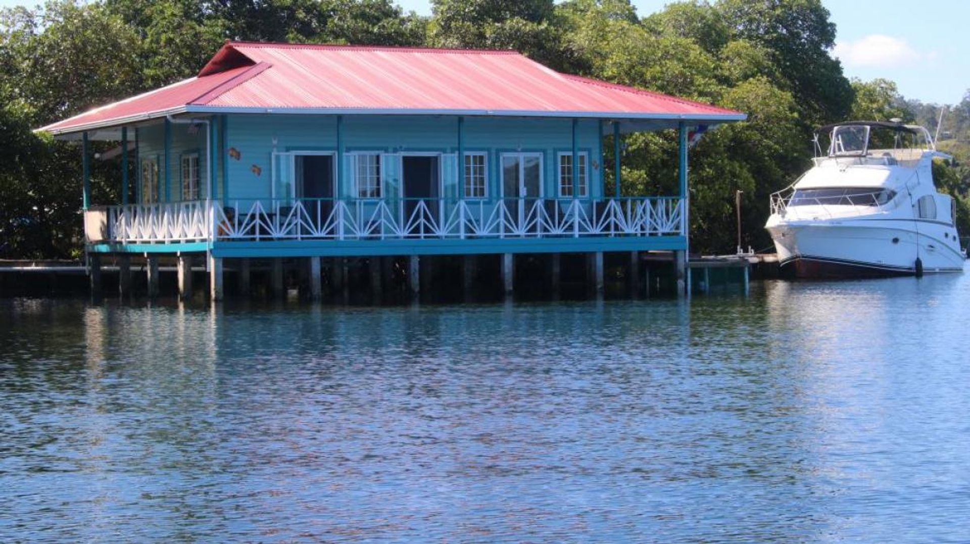 rumah dalam , Bocas del Toro Province 12238081