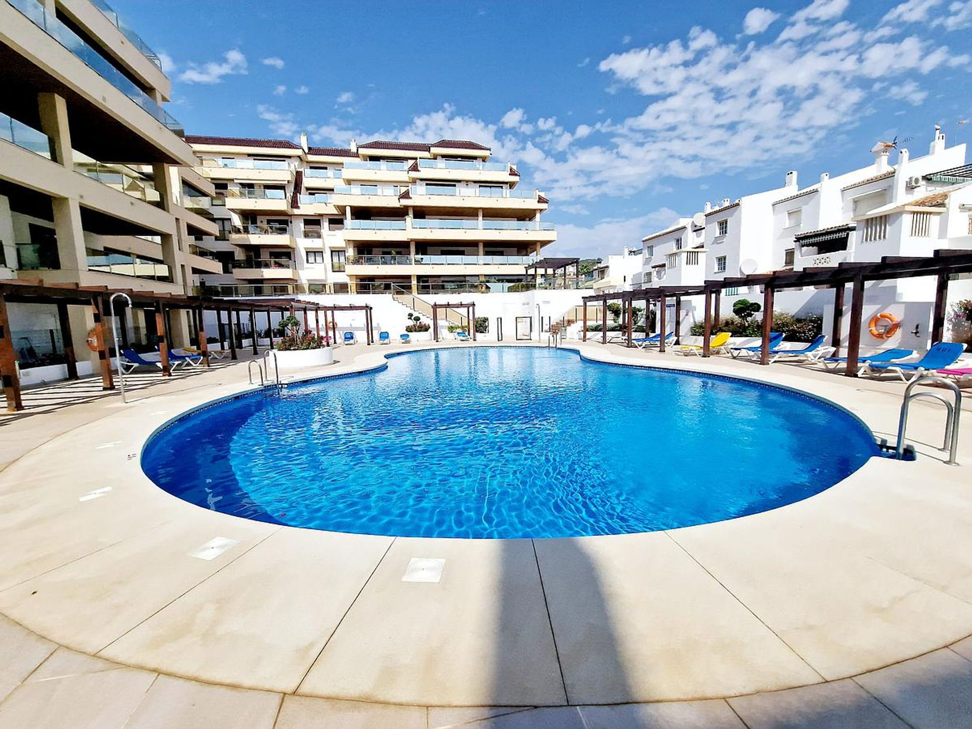 Condominio nel Puerto de la Duquesa, Andalusia 12239172