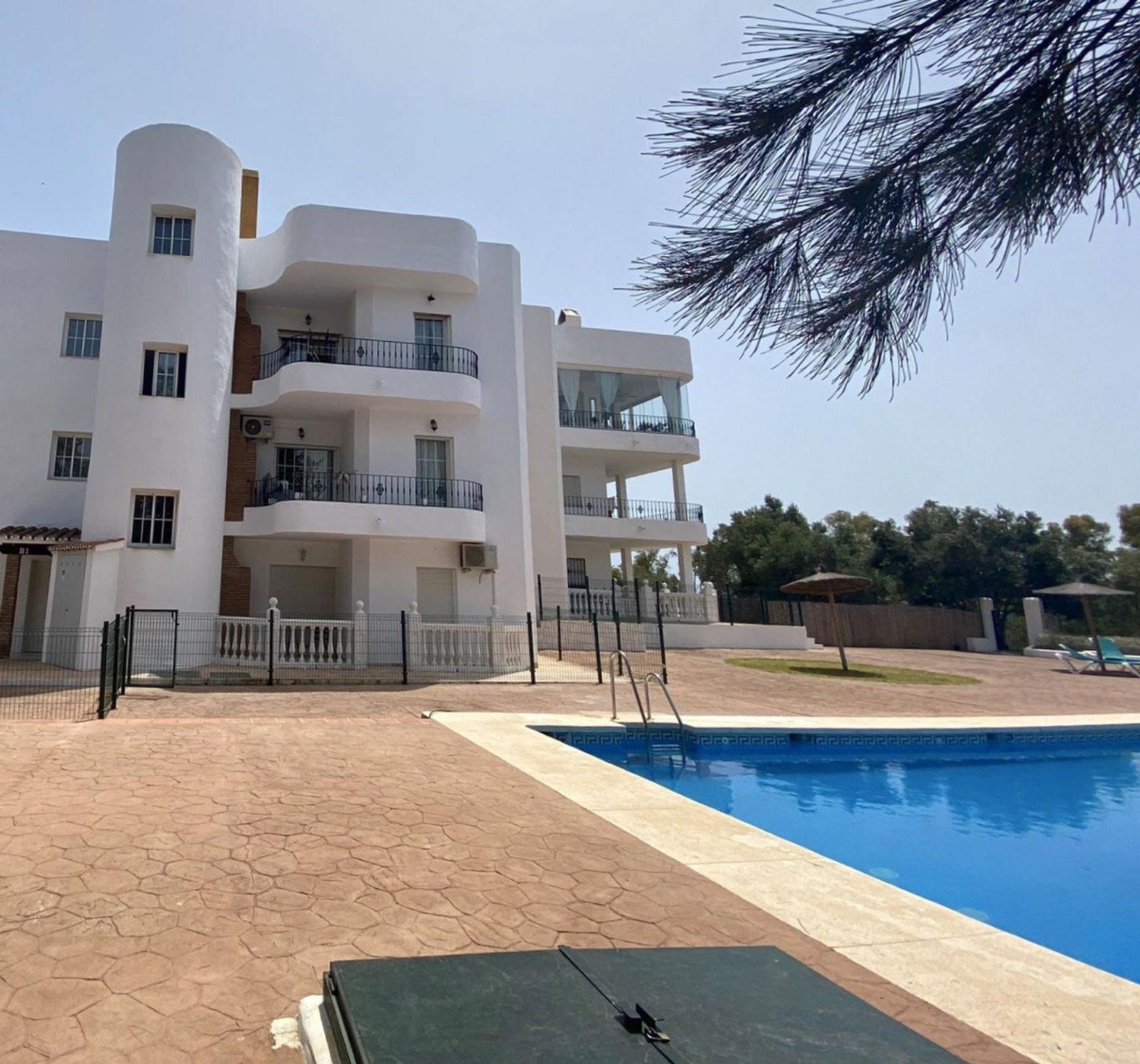 Condominium dans Estepona, Andalucía 12240089