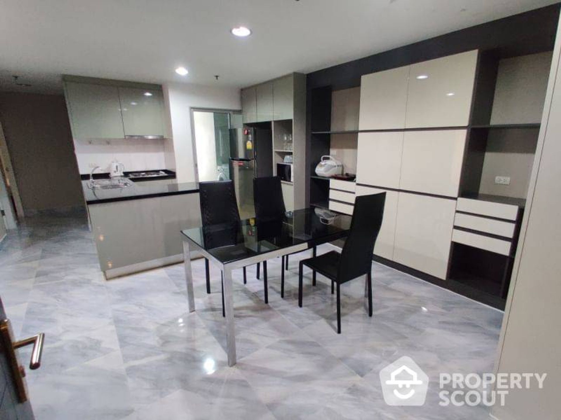 Condominium in Ban Na Lied, Krung Thep Maha Nakhon 12242175