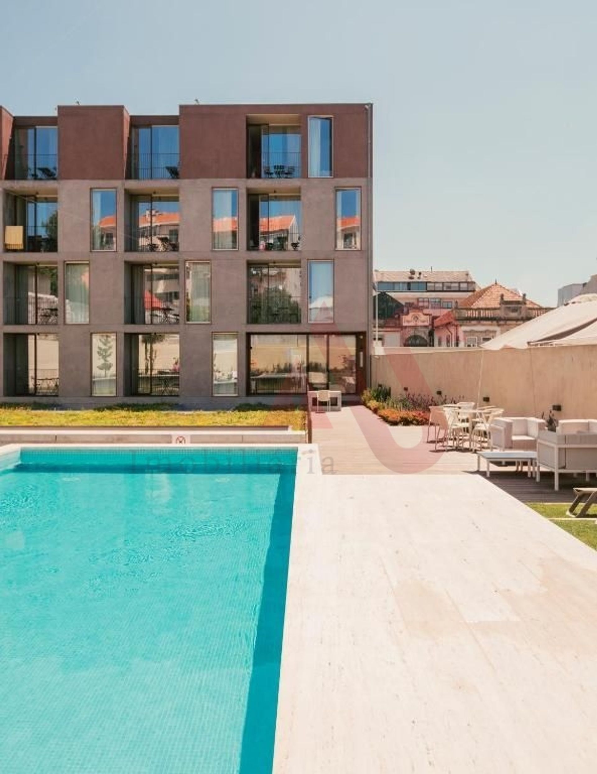 Condominium in Porto, Porto District 12243336