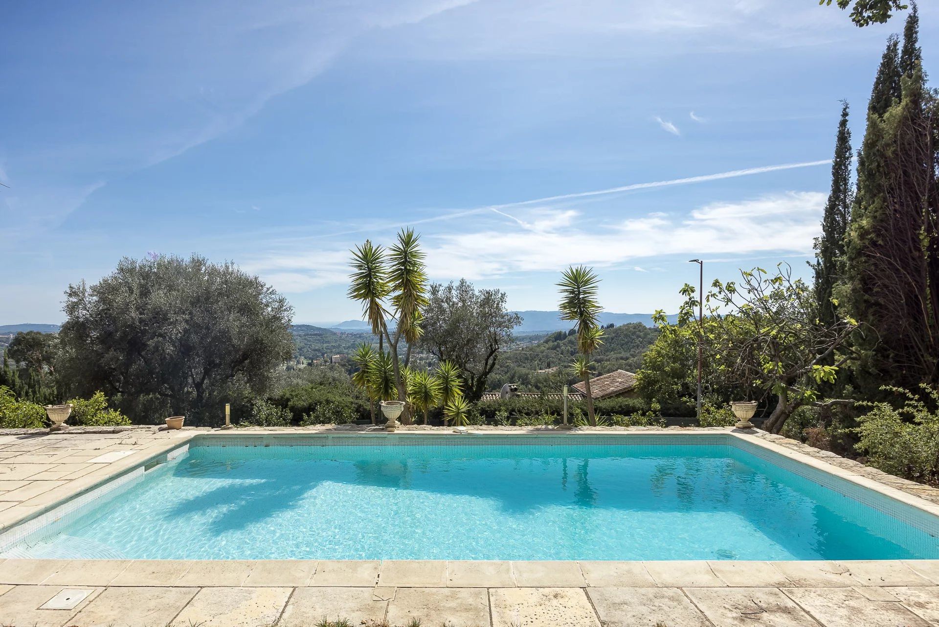 Huis in Châteauneuf-Grasse, Provence-Alpes-Côte d'Azur 12243691