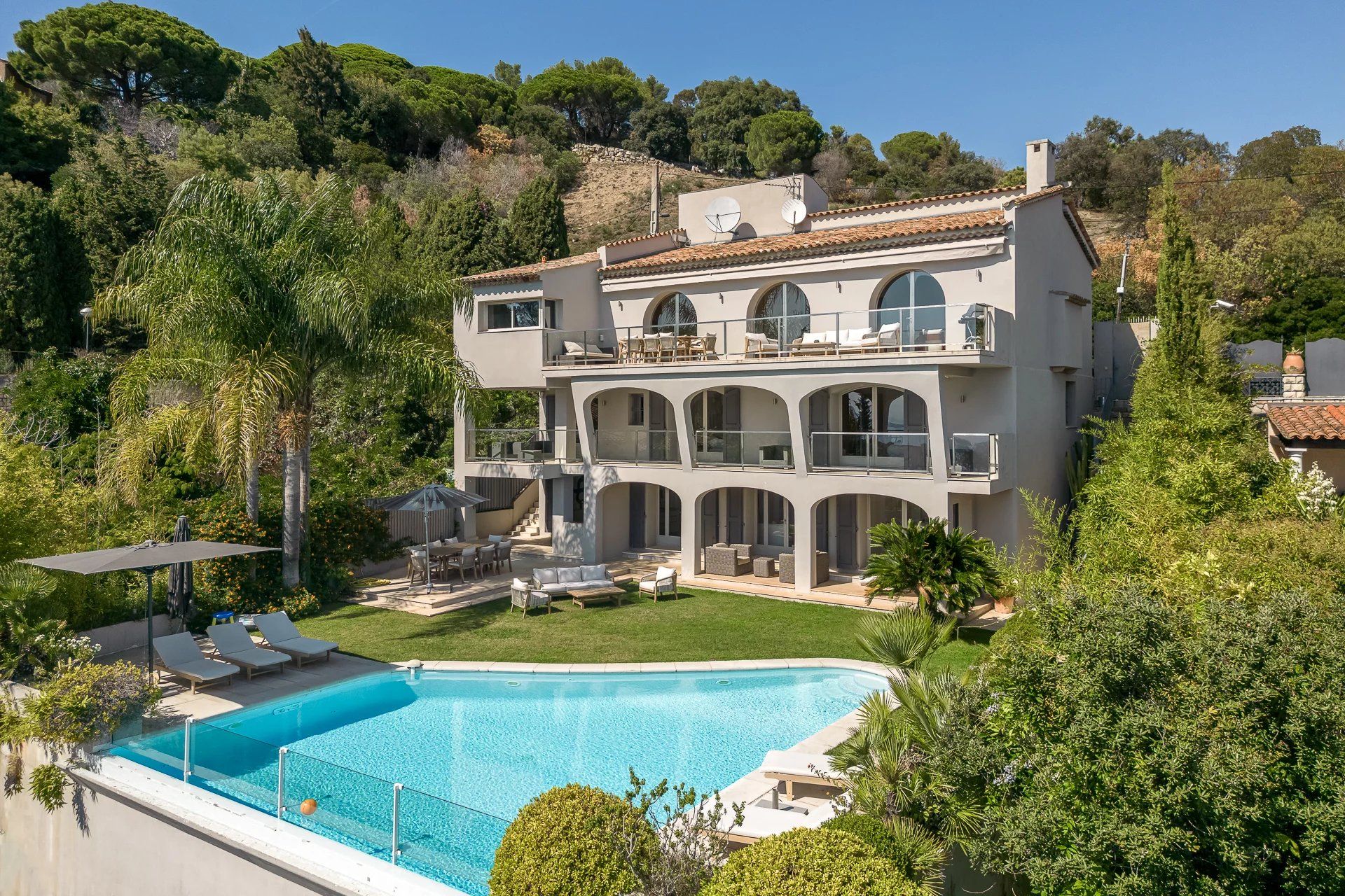 Talo sisään Cannes, Provence-Alpes-Cote d'Azur 12243698