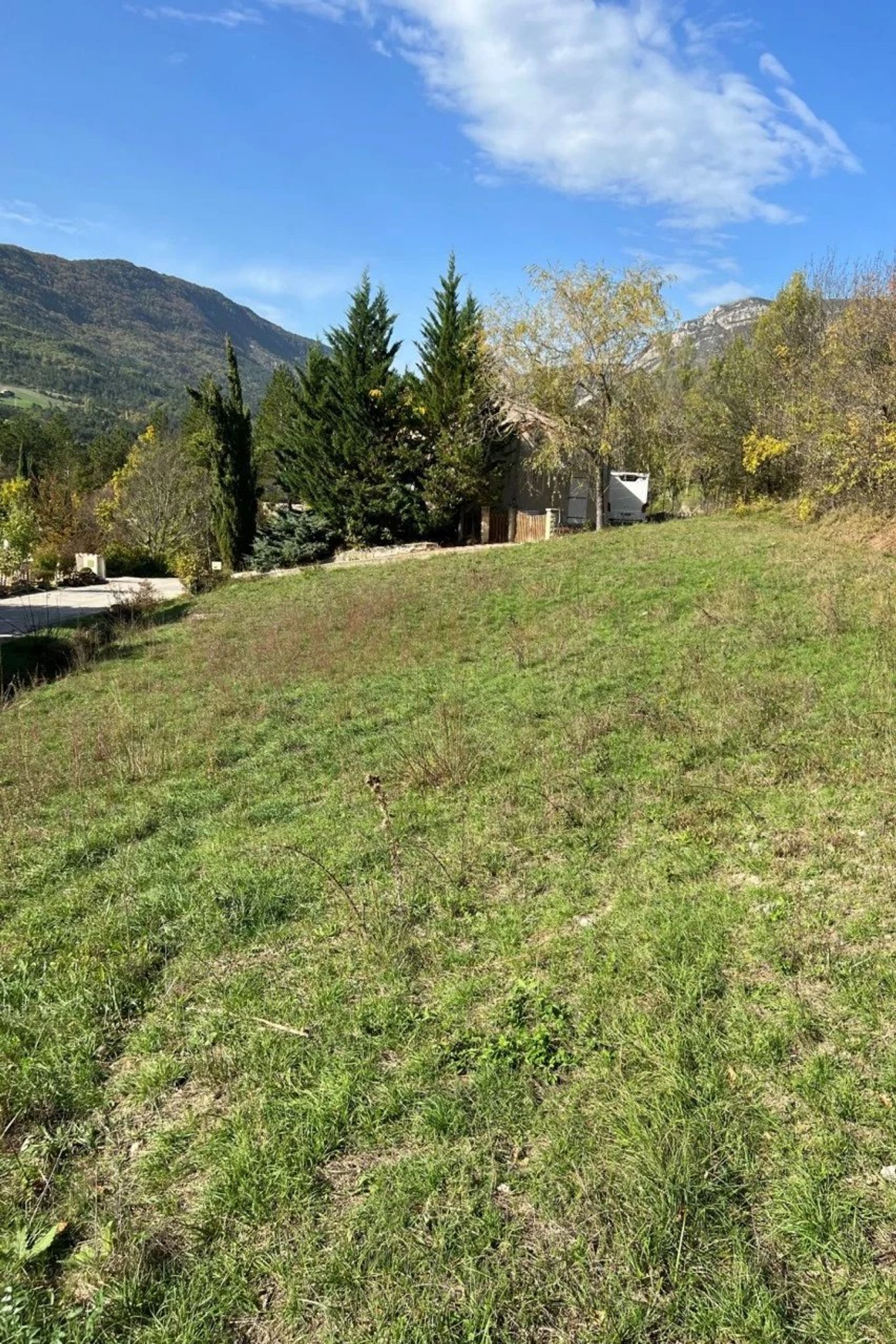 Land im La Motte-Chalancon, Drôme 12244779