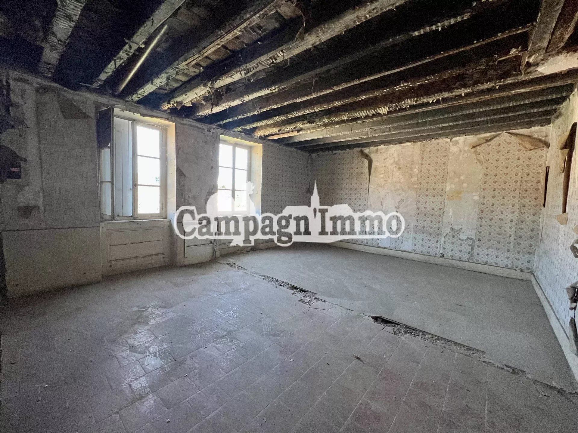 Commercial in Tarare, Rhône 12244858