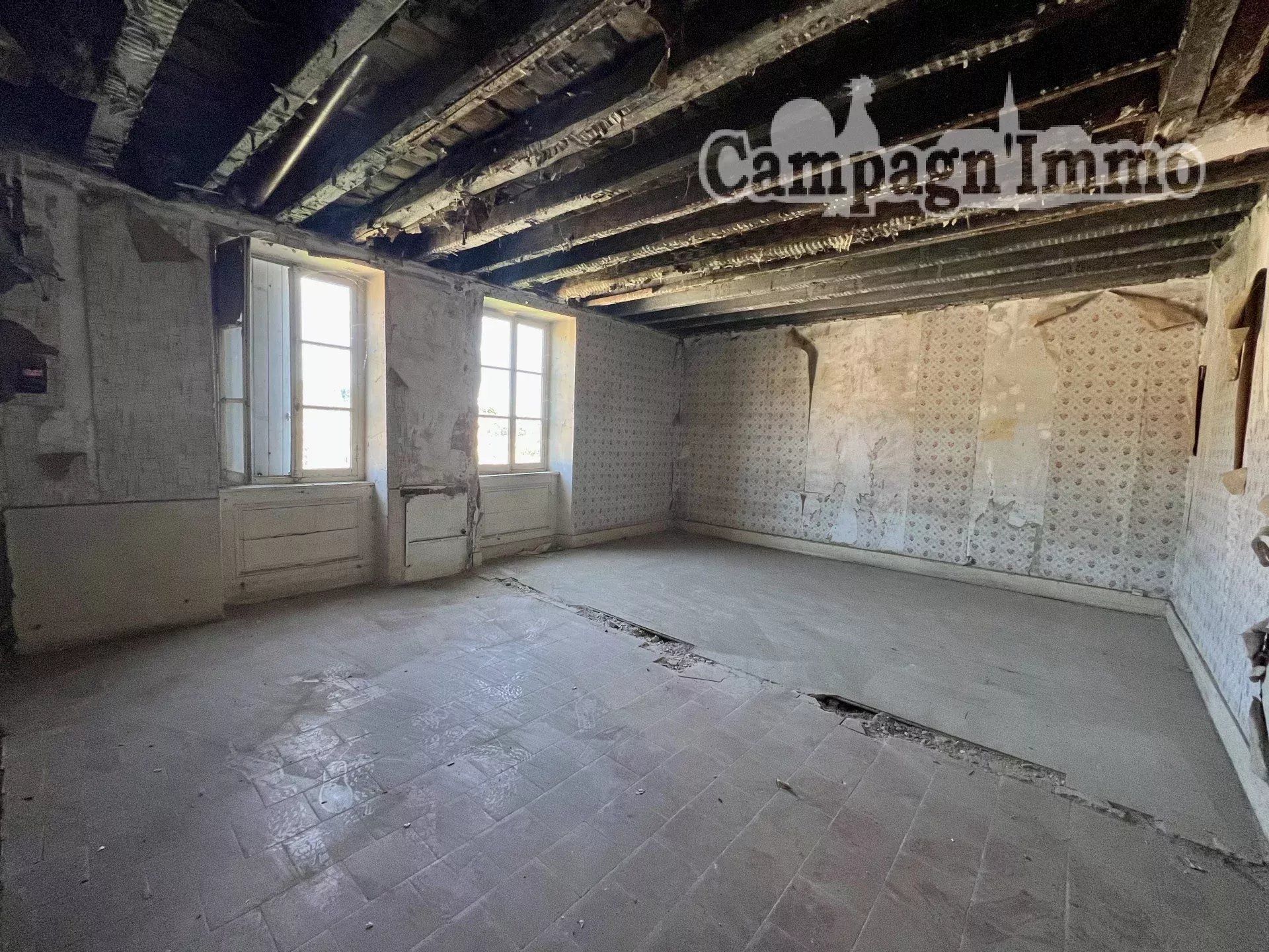 Commercial in Tarare, Rhône 12244858