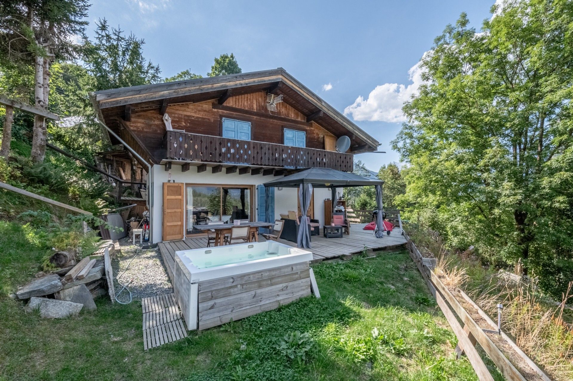 House in Les Houches, Auvergne-Rhône-Alpes 12246329