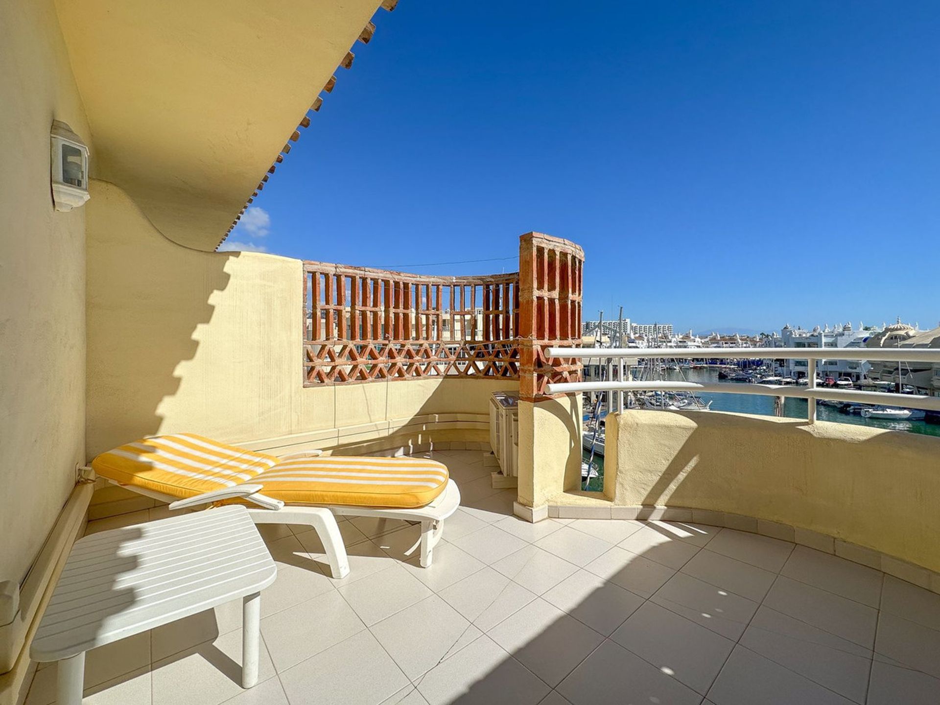 Condominio en Benalmádena, Andalusia 12246540