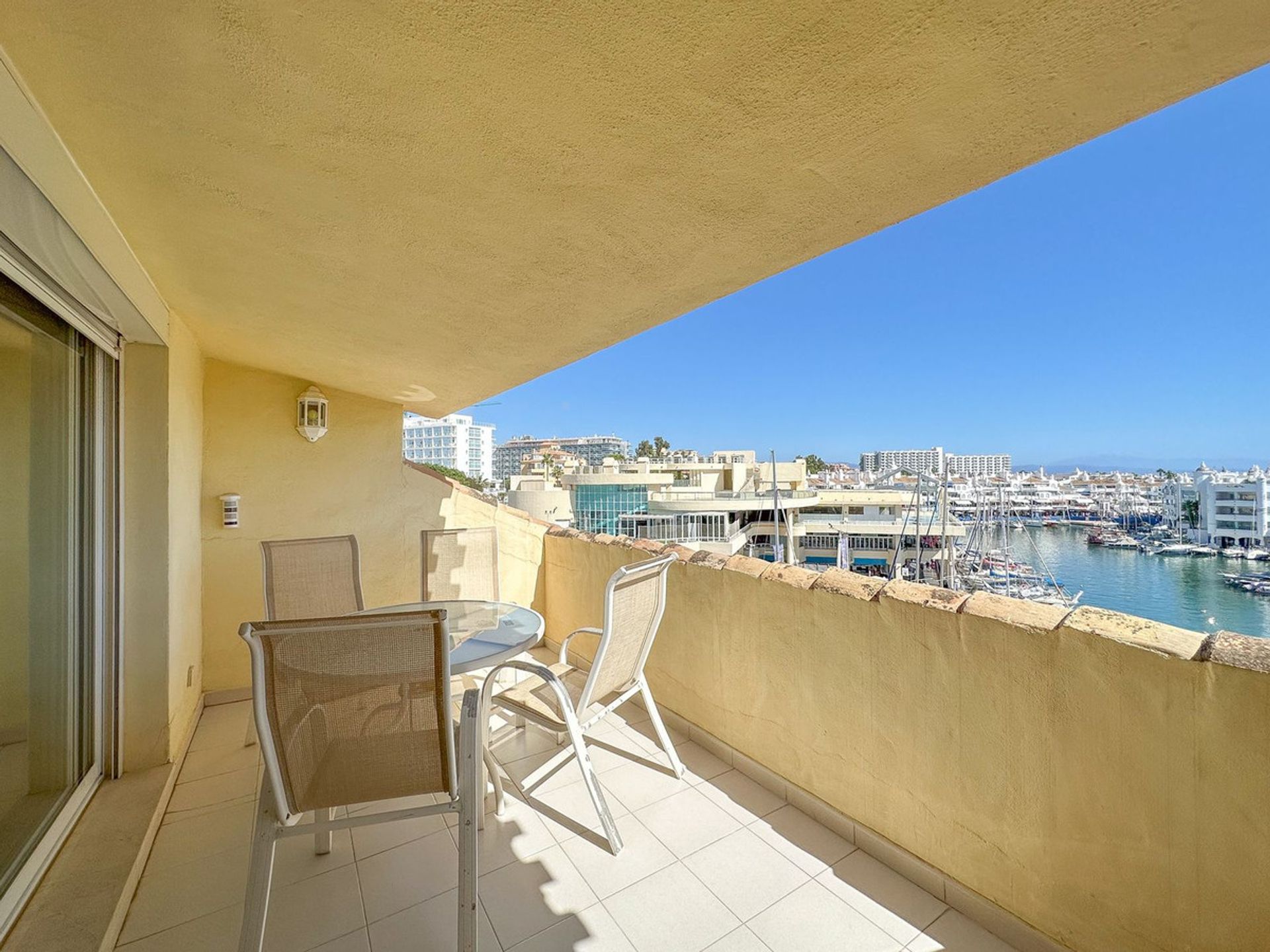 Condominio en Benalmádena, Andalusia 12246540