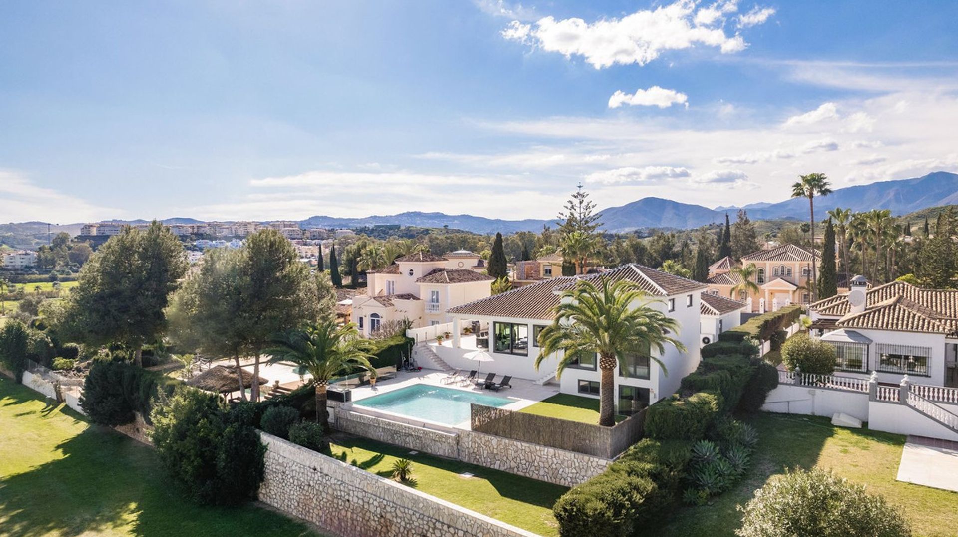 Будинок в Las Lagunas de Mijas, Andalucía 12246694