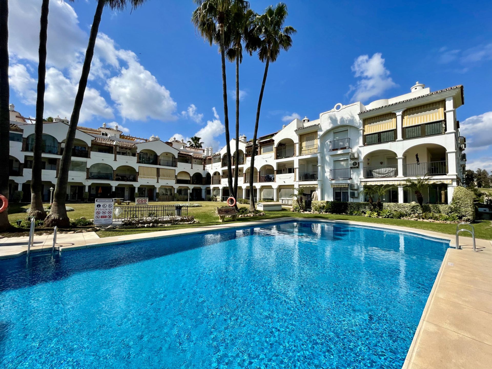 Condominium in Fuengirola, Andalusië 12246728