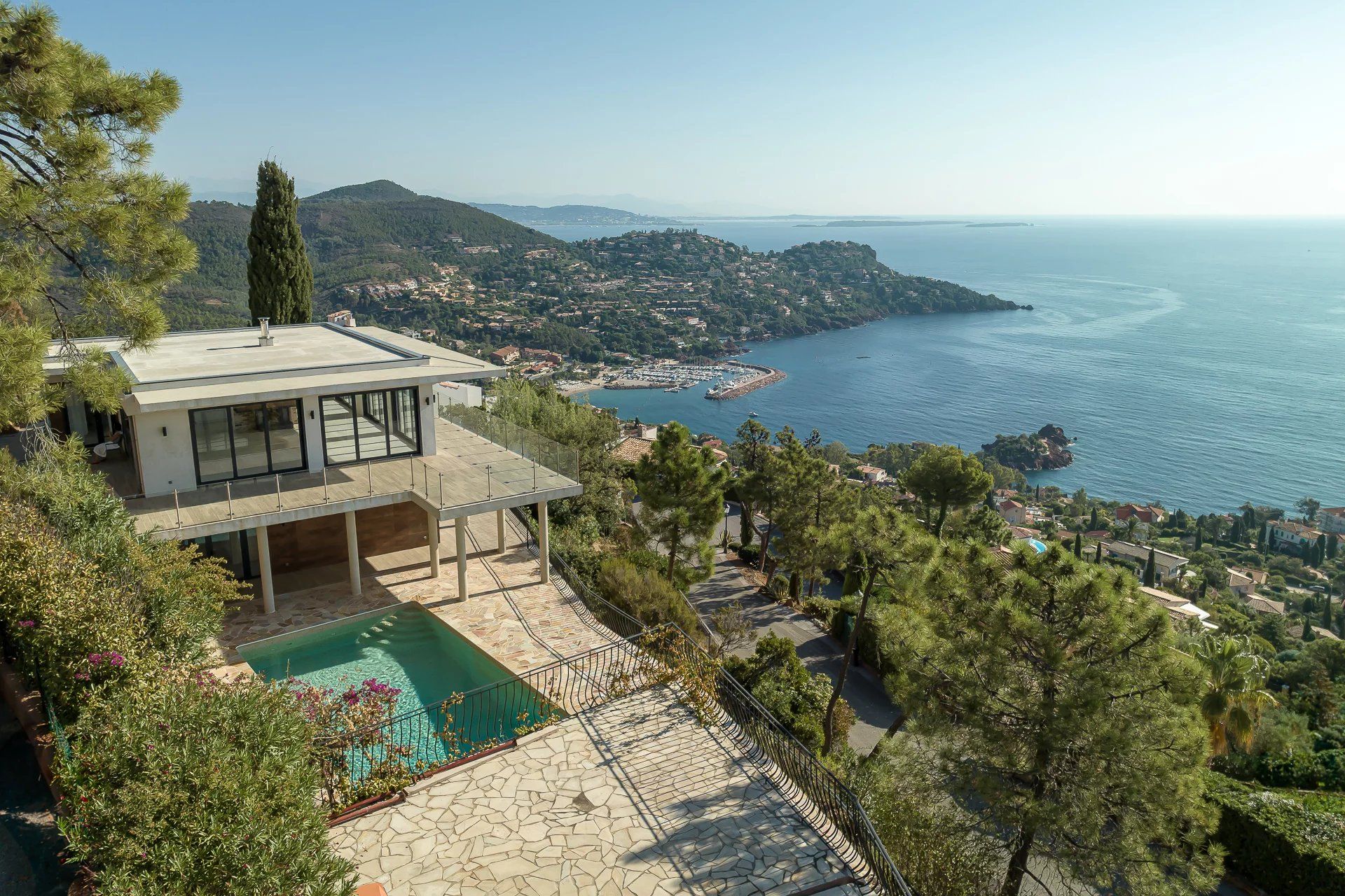 Rumah di Thoule-sur-Mer, Provence-Alpes-Cote d'Azur 12246978