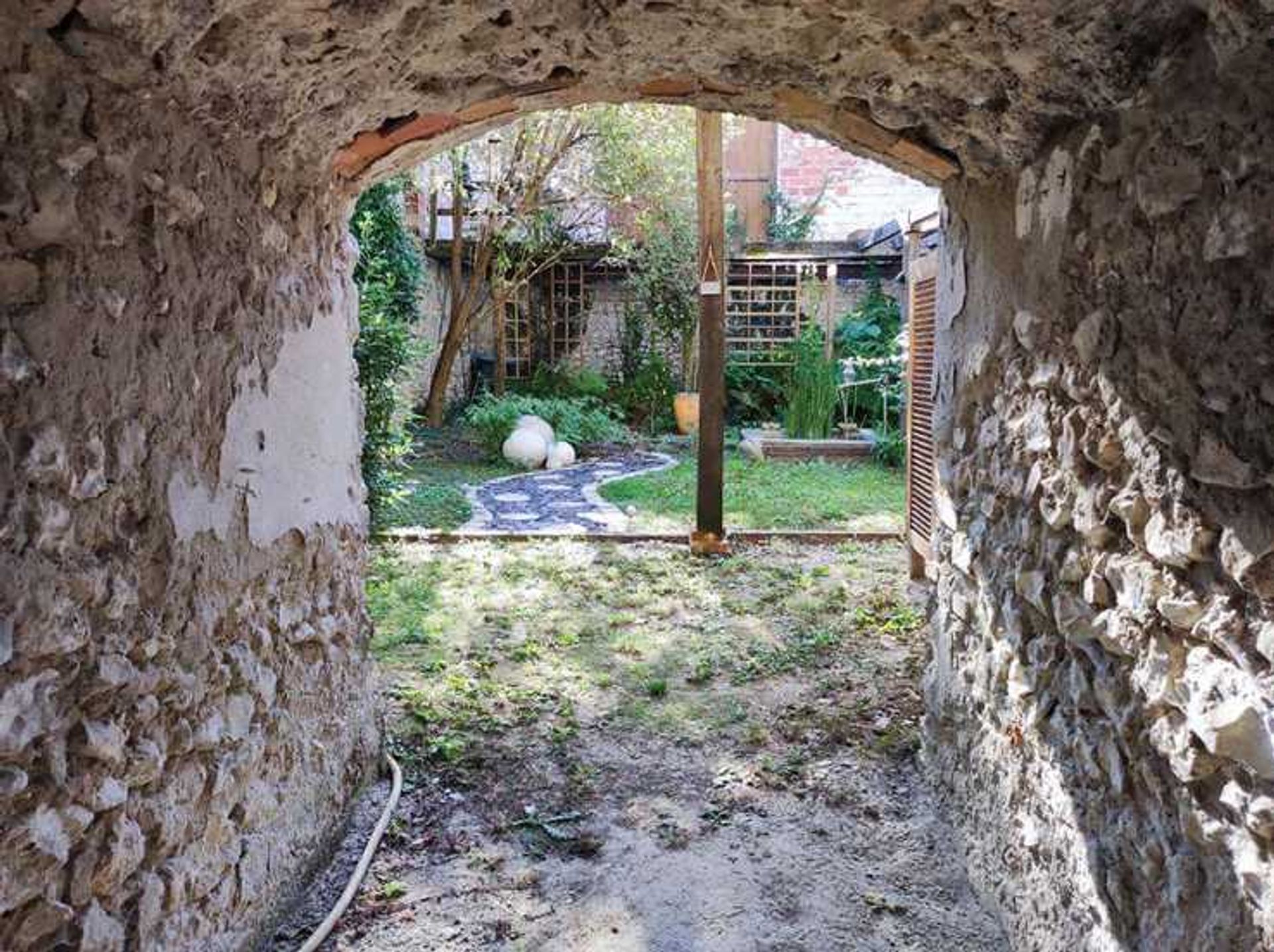 집 에 La Chapelle-d'Angillon, Centre-Val de Loire 12247170