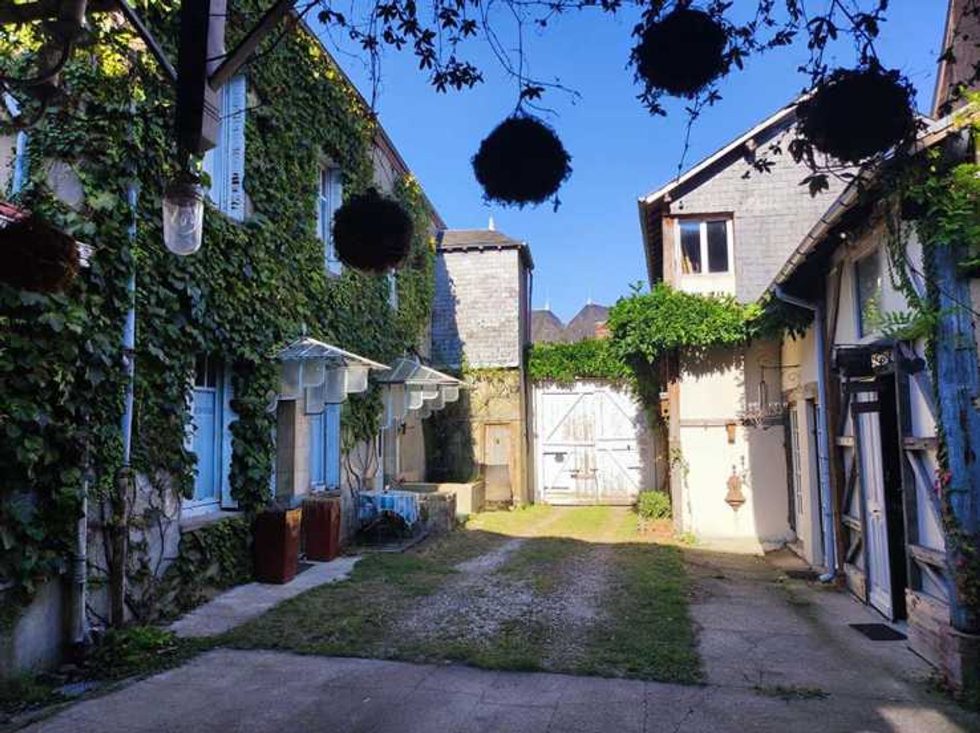 σπίτι σε La Chapelle-d'Angillon, Centre-Val de Loire 12247170