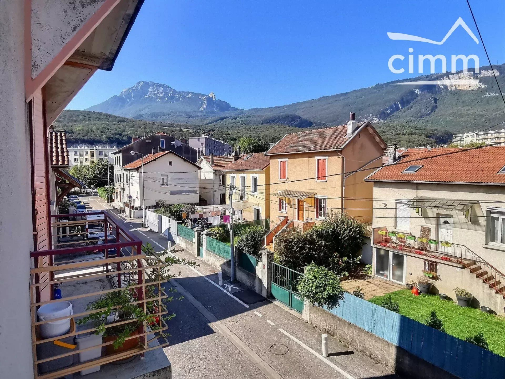 Osakehuoneisto sisään Fontaine, Auvergne-Rhone-Alpes 12248008