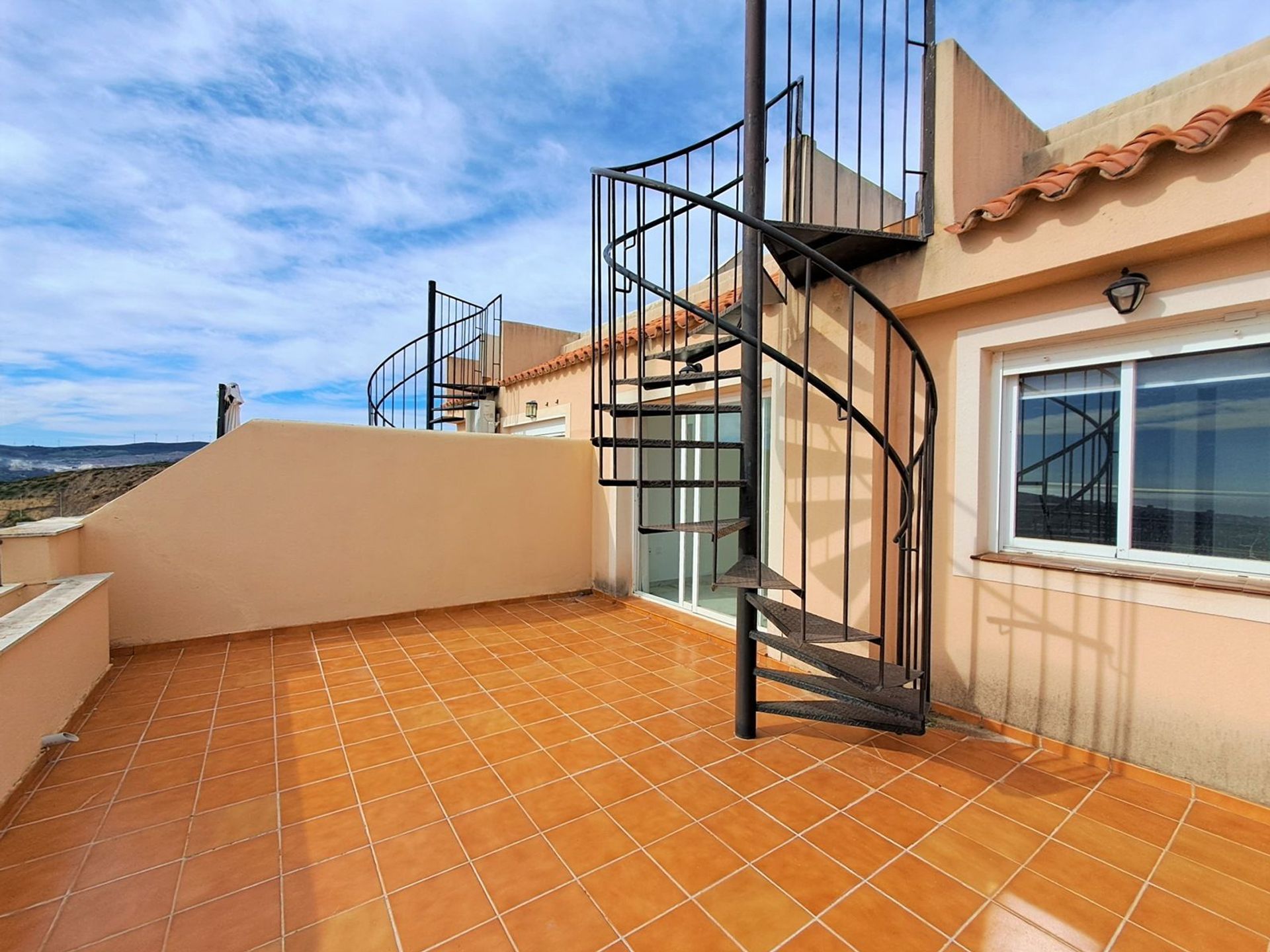 Huis in Puerto de la Duquesa, Andalusia 12250477