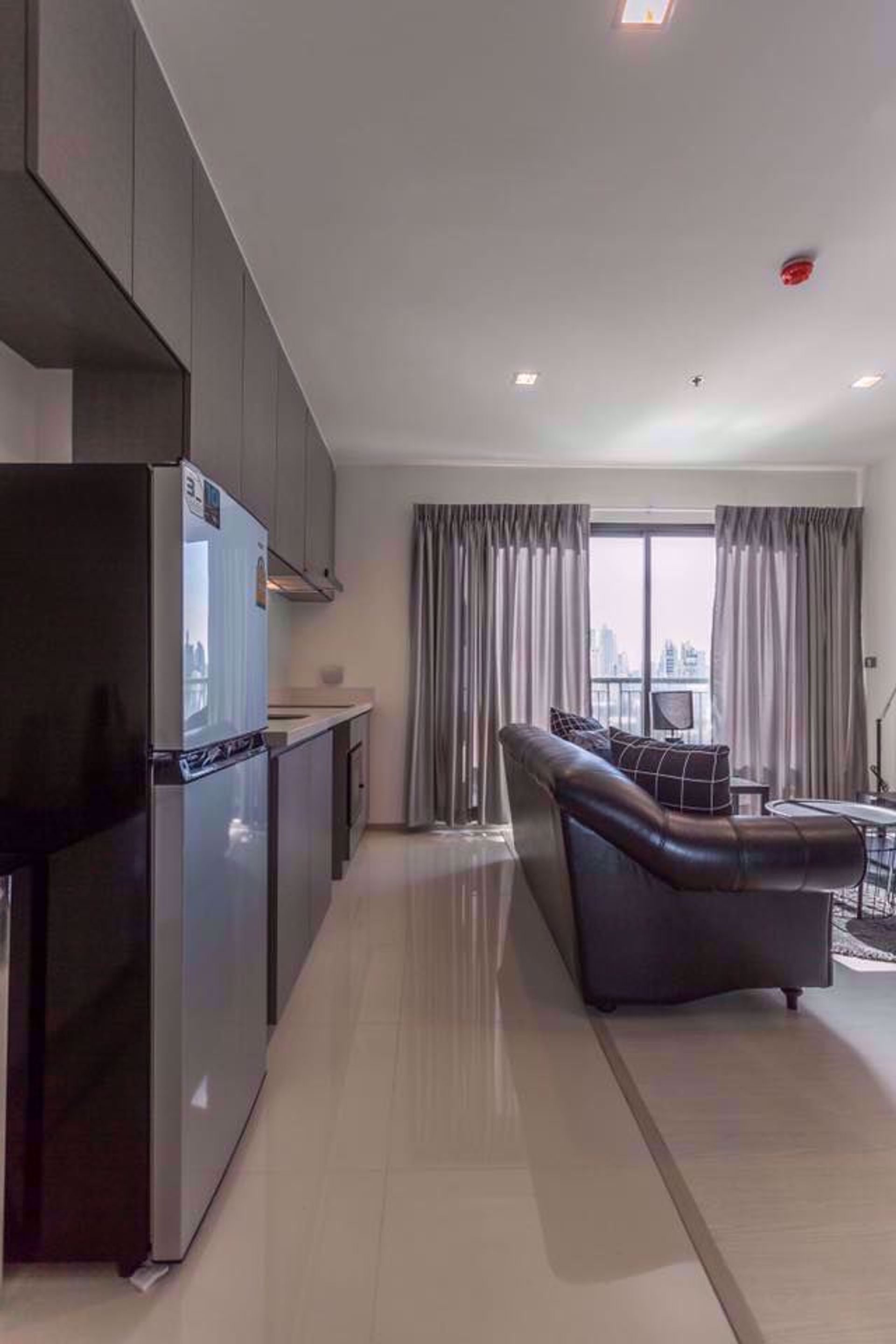 Condominium dans Khlong Toei, Krung Thep Maha Nakhon 12252775