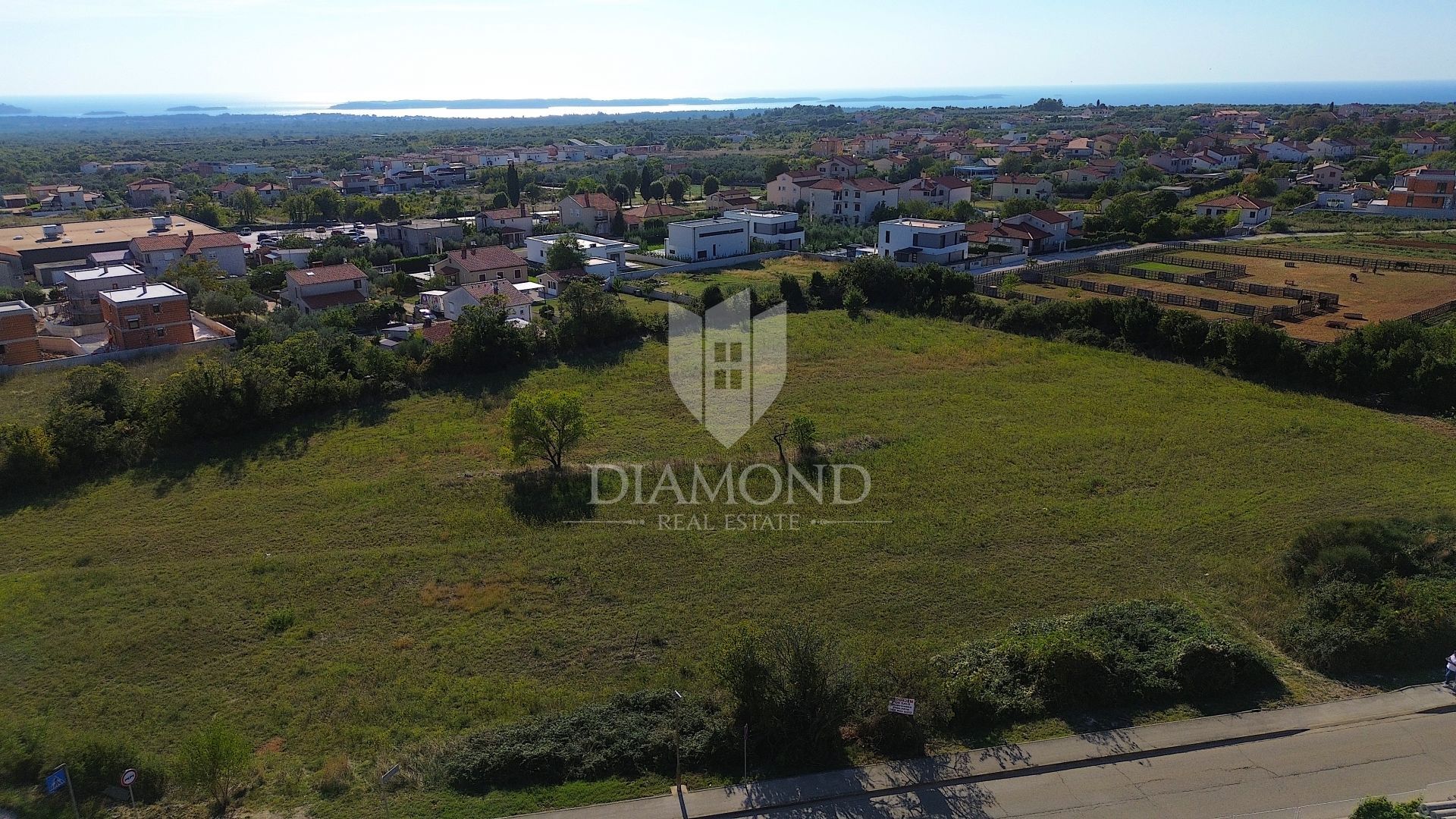 Land in Vodnjan, Istria County 12252904