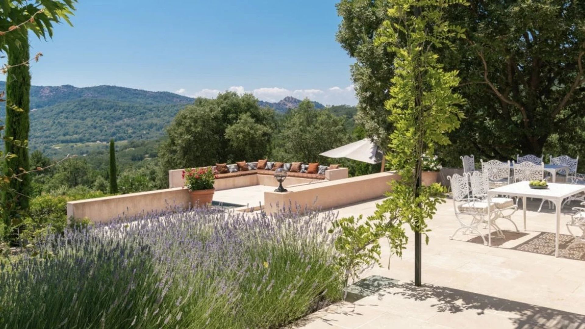 Haus im La Garde-Freinet, Provence-Alpes-Côte d'Azur 12254473