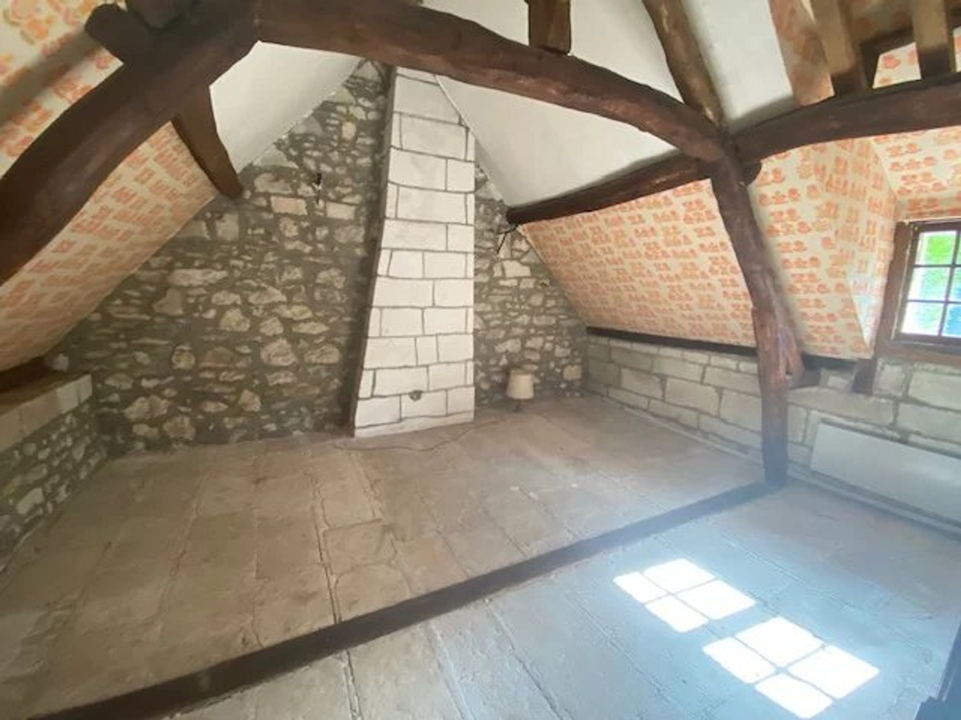 Hus i Pierrefonds, Aisne 12255503